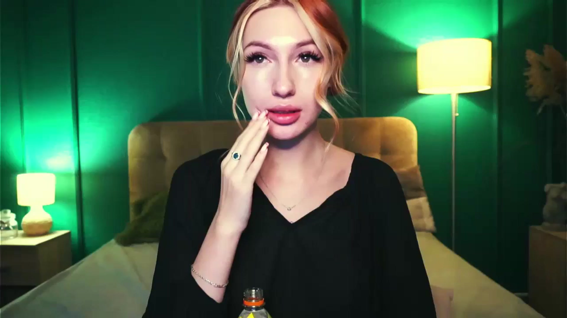 Gallery image thumbnail from LovelyGin's myfreecams stream on, 11/06/2023, 19:45 image 17 of 20
