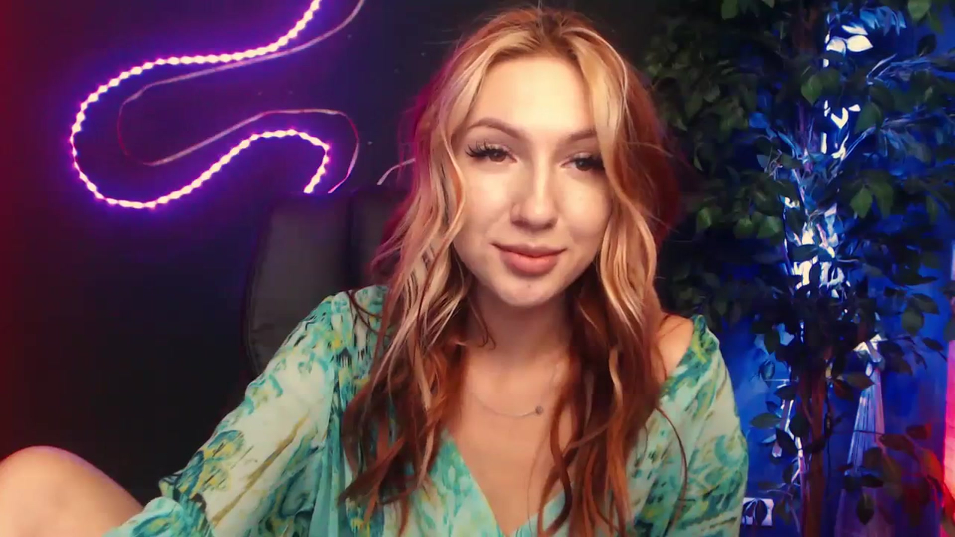 Gallery image thumbnail from LovelyGin's myfreecams stream on, 11/08/2023, 14:35 image 6 of 20