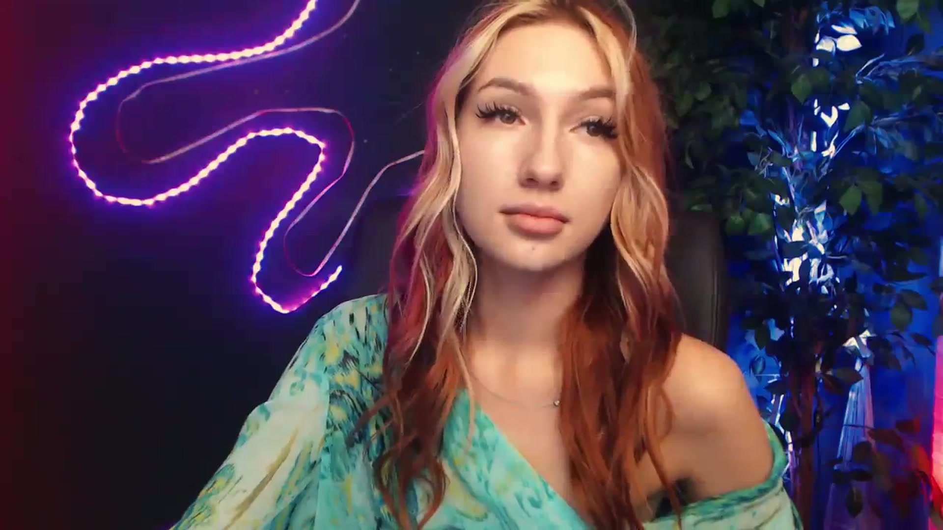 Gallery image thumbnail from LovelyGin's myfreecams stream on, 11/08/2023, 14:35 image 5 of 20
