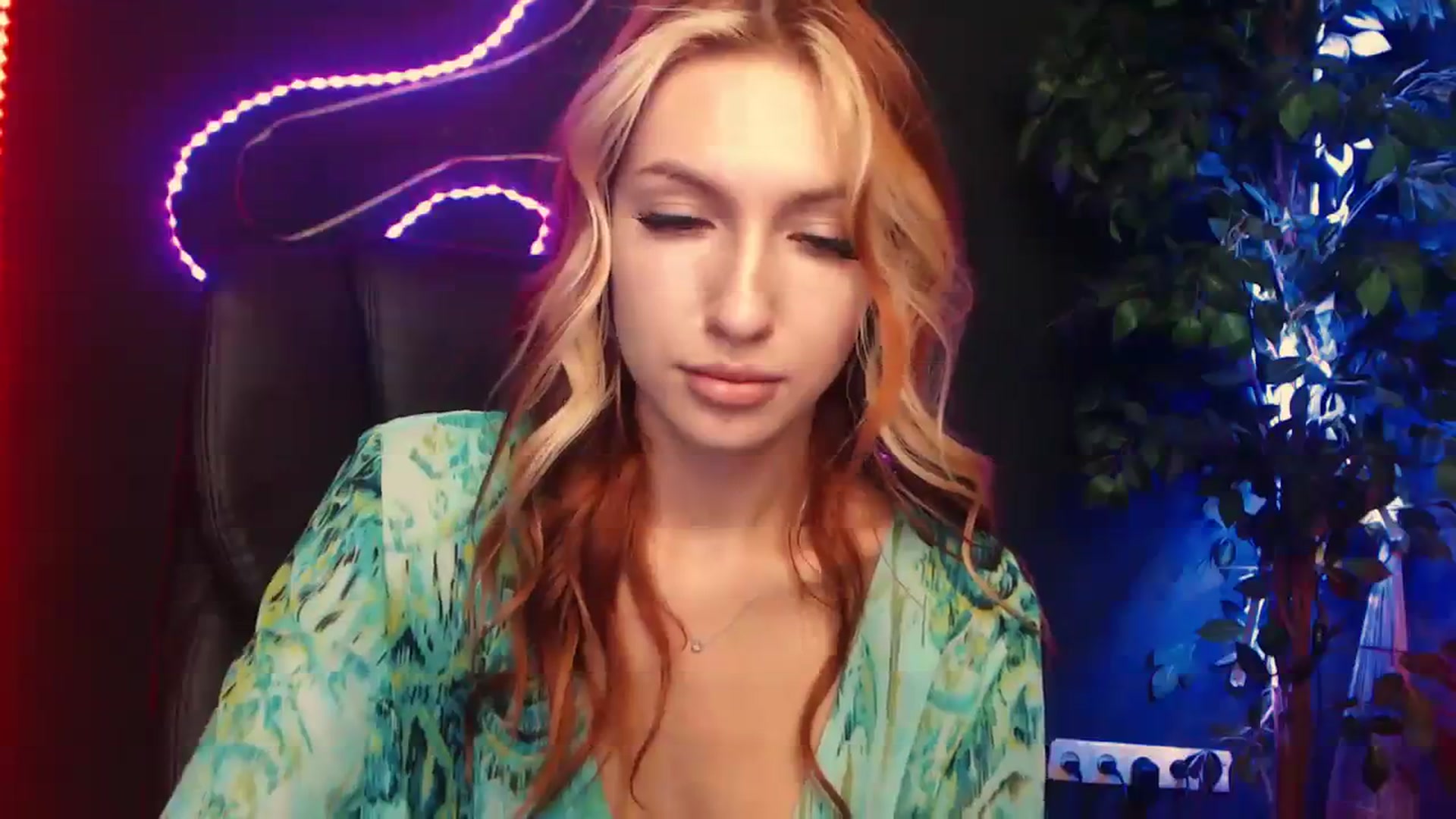Gallery image thumbnail from LovelyGin's myfreecams stream on, 11/08/2023, 15:53 image 18 of 20