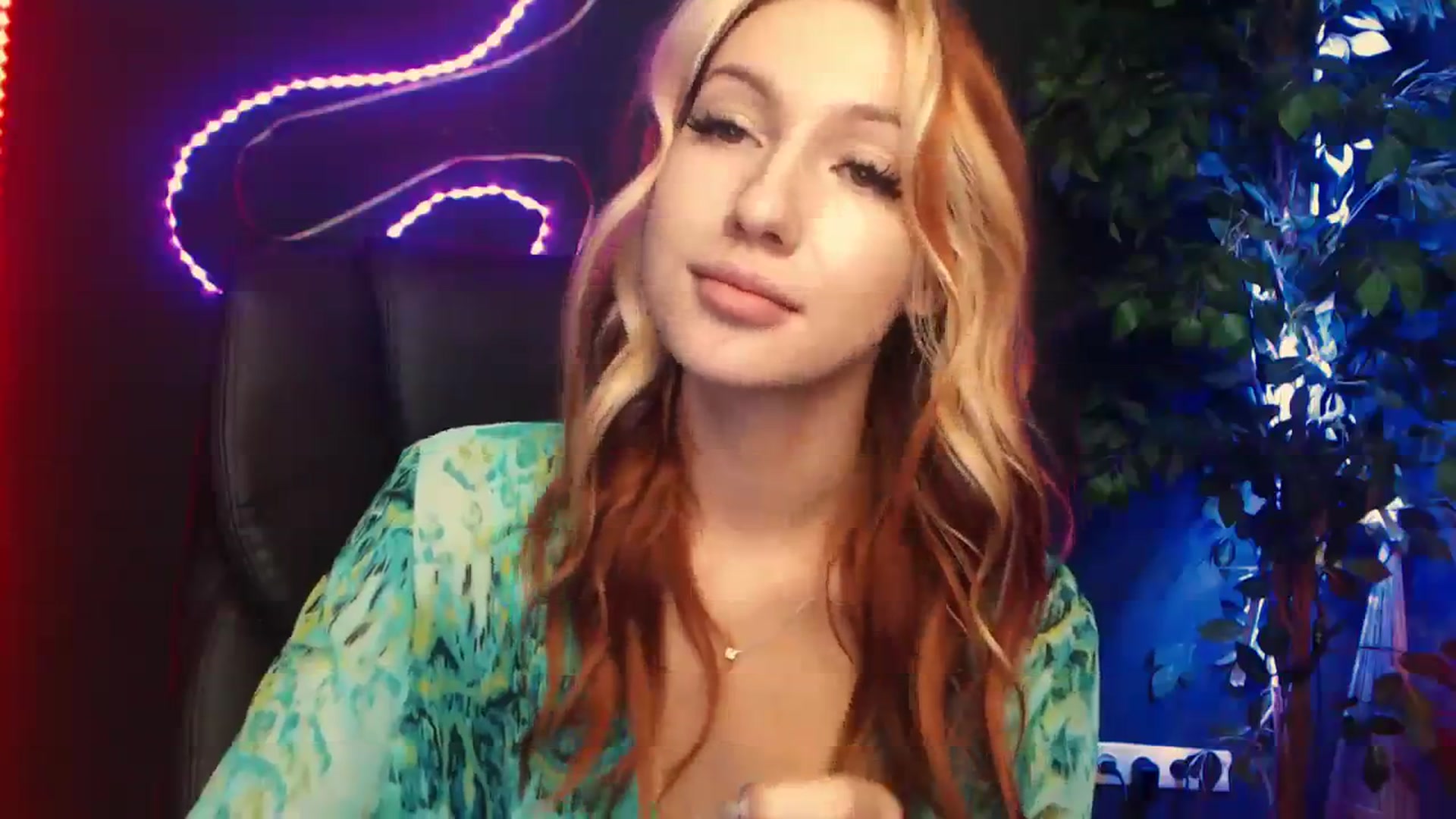 Gallery image thumbnail from LovelyGin's myfreecams stream on, 11/08/2023, 15:53 image 19 of 20