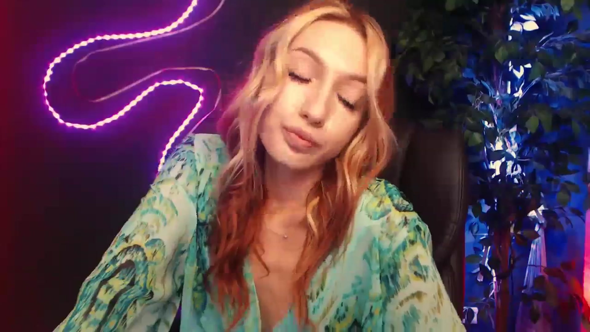 Gallery image thumbnail from LovelyGin's myfreecams stream on, 11/08/2023, 15:53 image 2 of 20