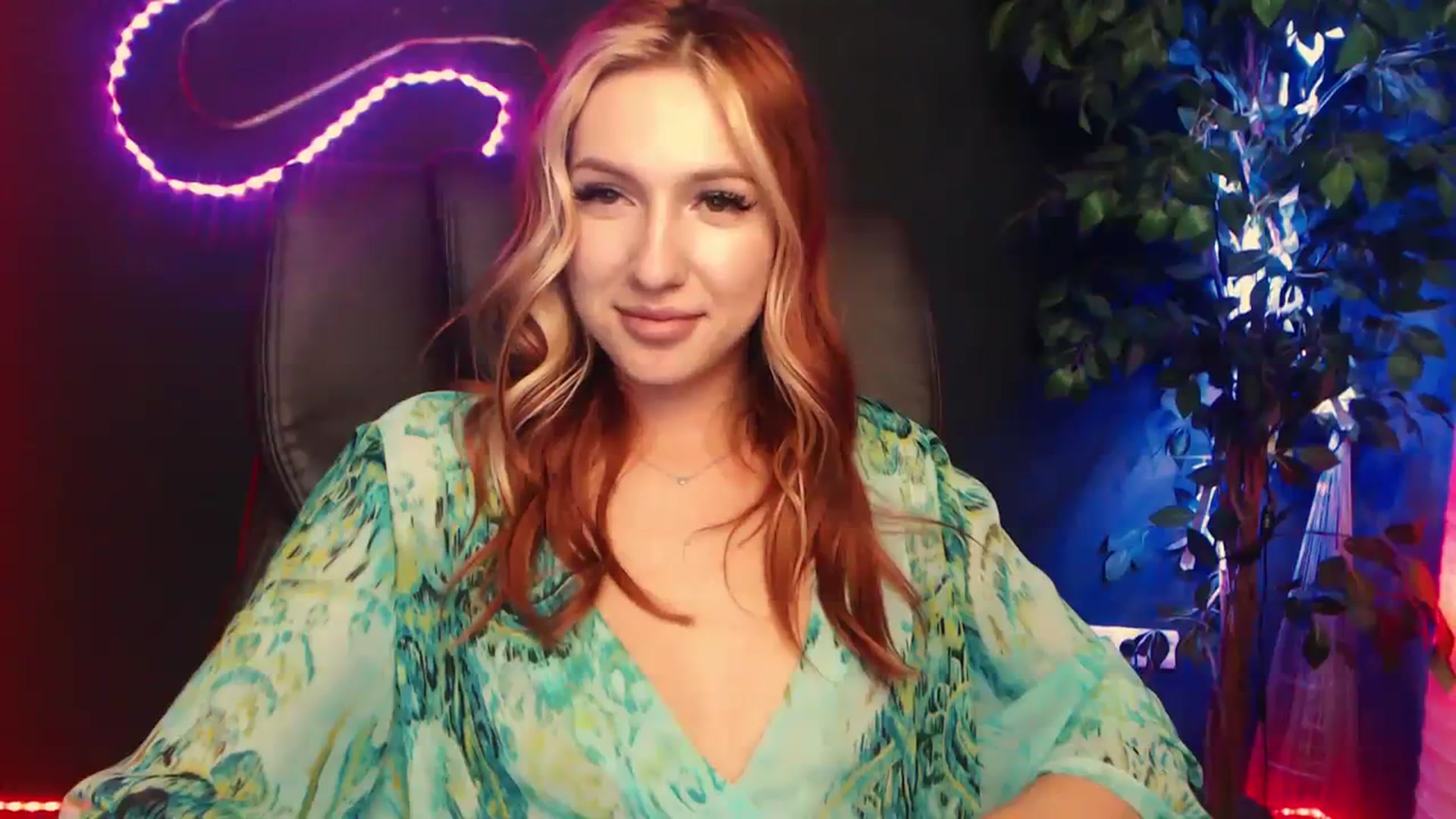 Gallery image thumbnail from LovelyGin's myfreecams stream on, 11/08/2023, 18:44 image 8 of 20