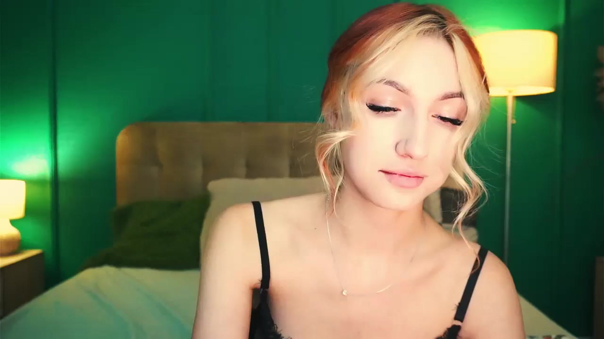 Gallery image thumbnail from LovelyGin's myfreecams stream on, 11/14/2023, 17:25 image 17 of 20