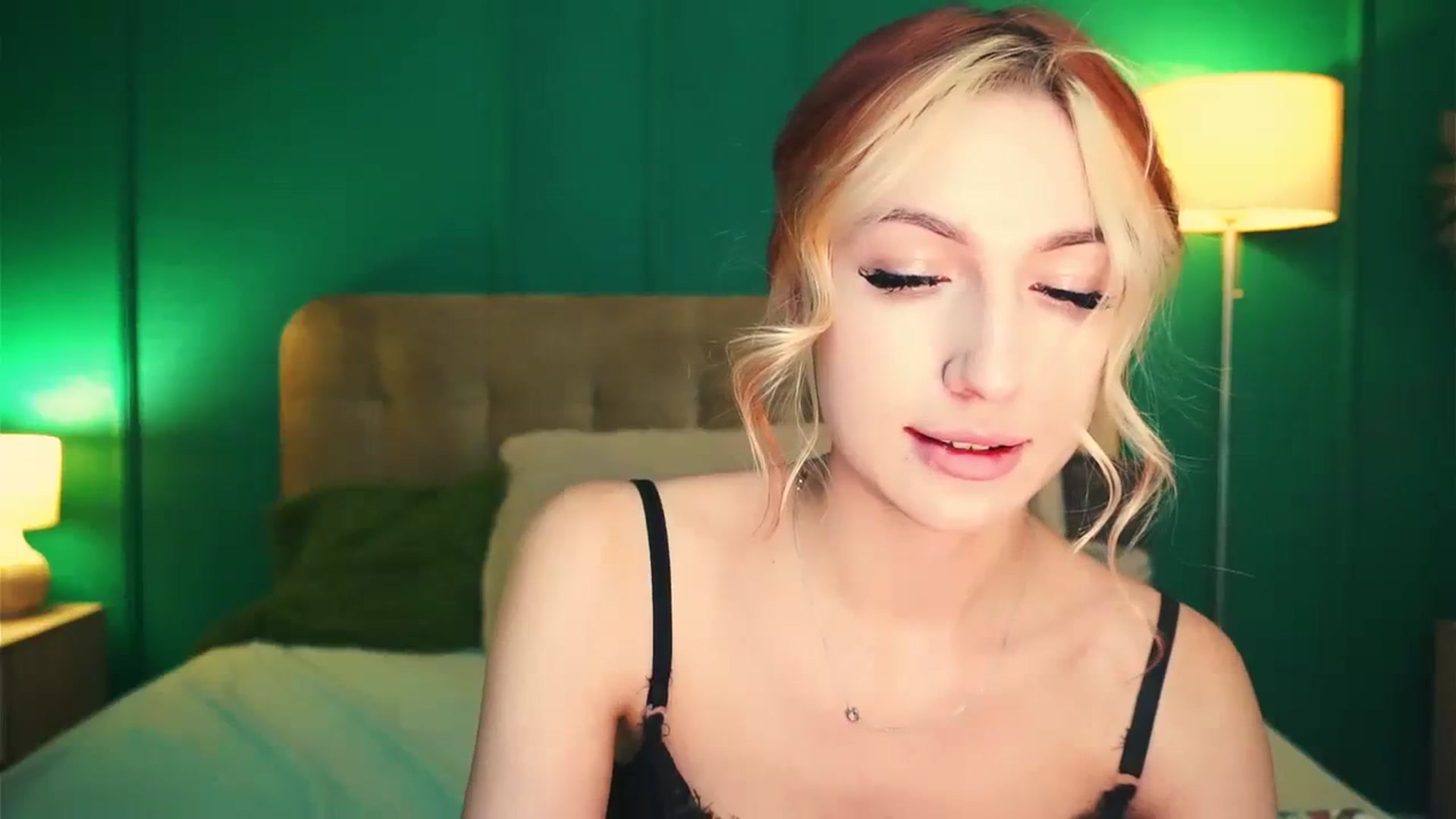 Gallery image thumbnail from LovelyGin's myfreecams stream on, 11/14/2023, 17:25 image 13 of 20