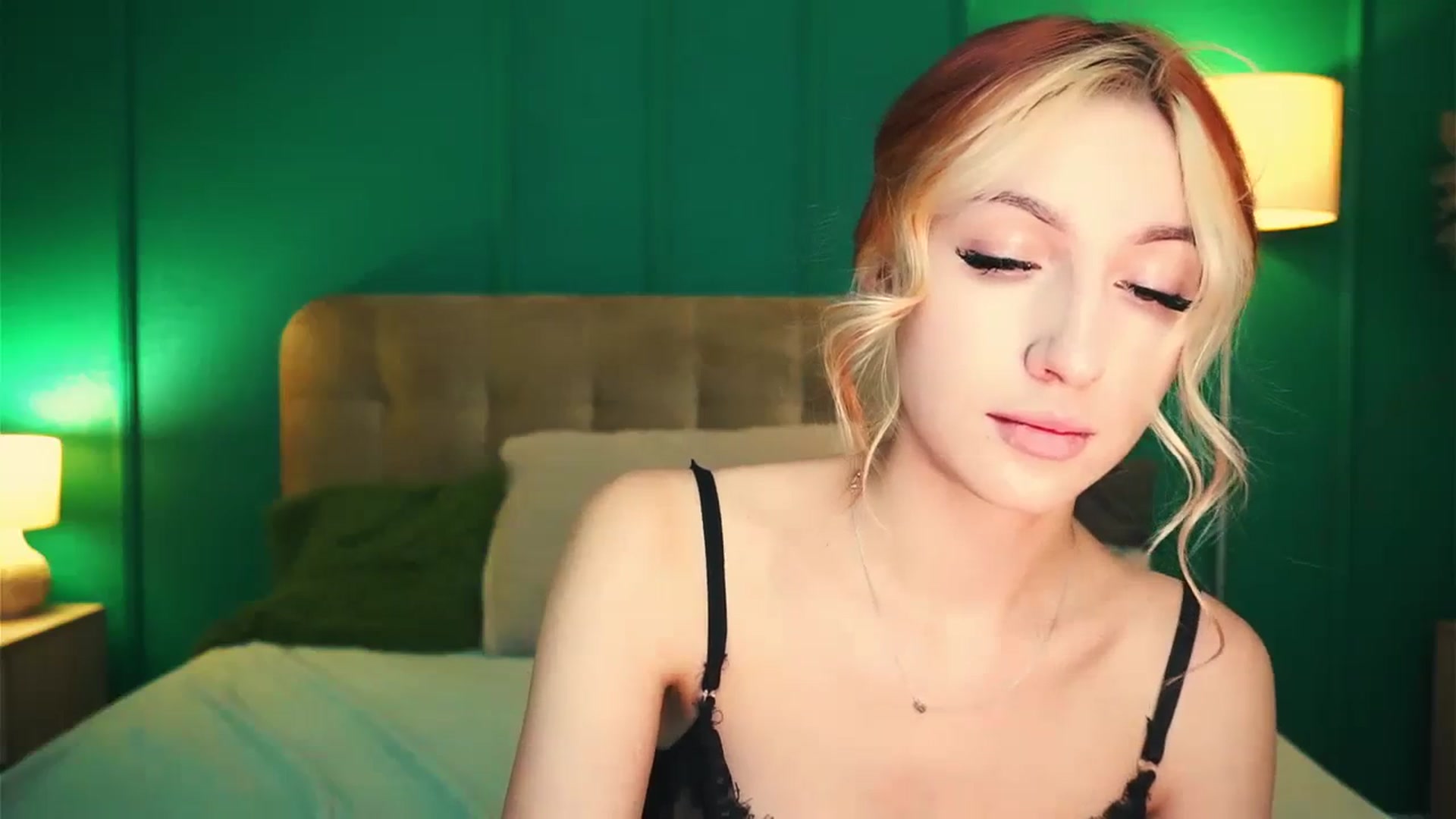 Gallery image thumbnail from LovelyGin's myfreecams stream on, 11/14/2023, 17:25 image 11 of 20