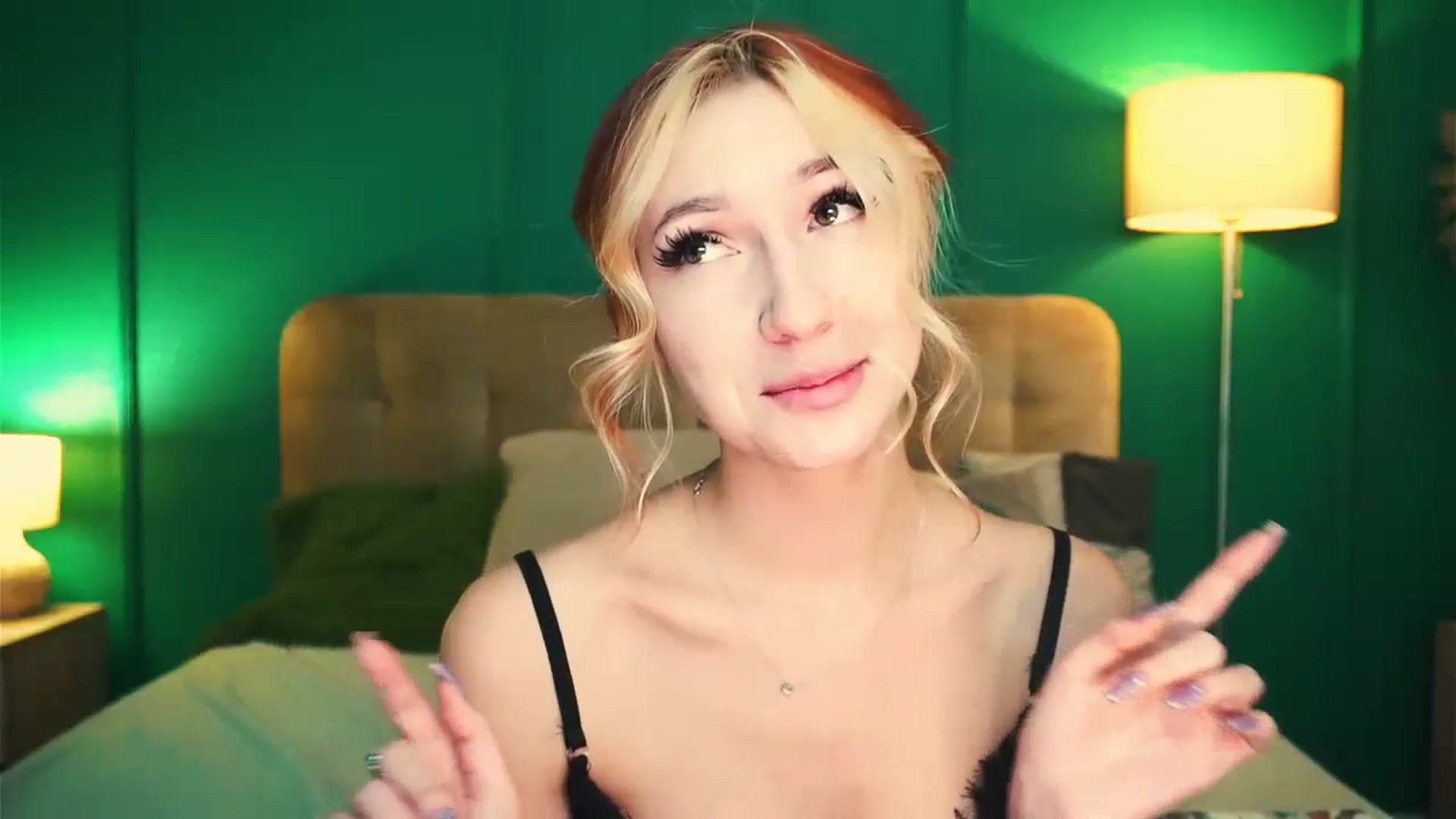 Gallery image thumbnail from LovelyGin's myfreecams stream on, 11/14/2023, 17:25 image 16 of 20