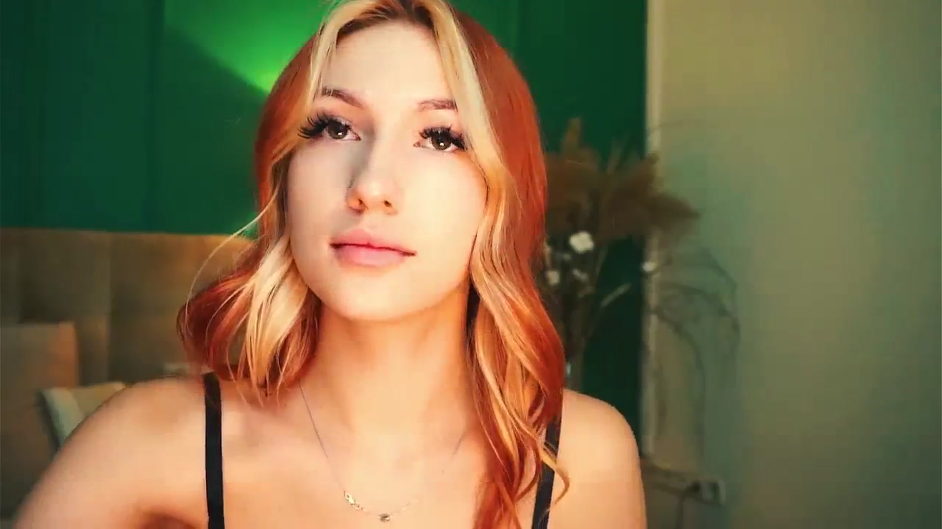 Gallery image thumbnail from LovelyGin's myfreecams stream on, 11/15/2023, 17:33 image 13 of 20