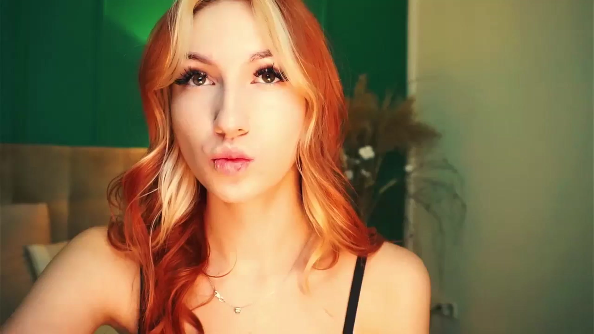 Gallery image thumbnail from LovelyGin's myfreecams stream on, 11/15/2023, 17:33 image 11 of 20
