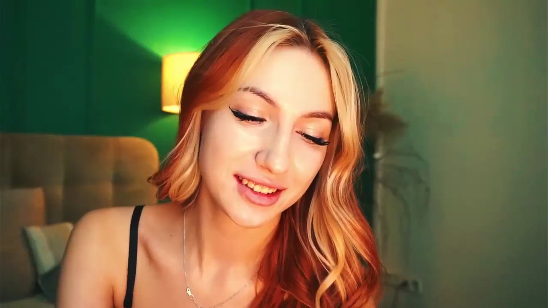 Gallery image thumbnail from LovelyGin's myfreecams stream on, 11/15/2023, 17:33 image 12 of 20