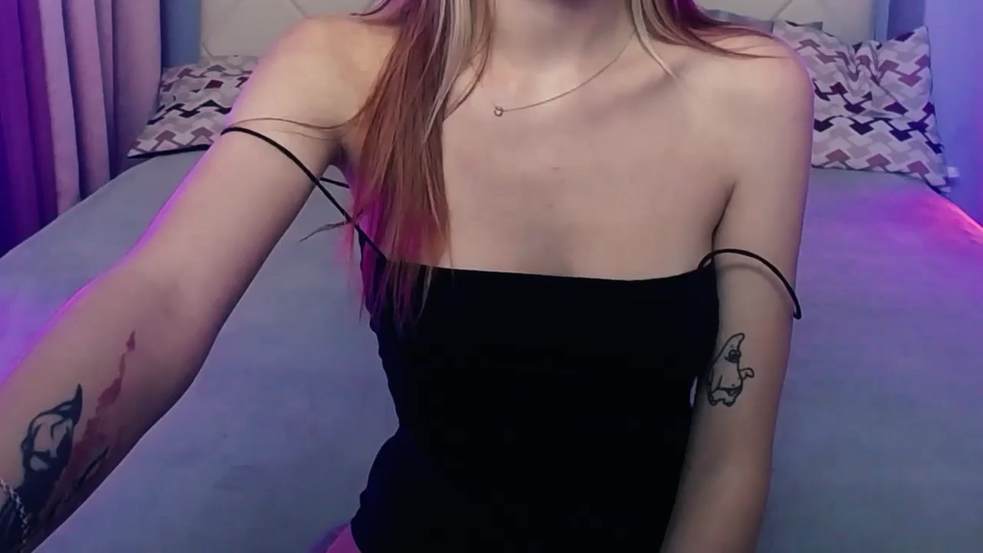 Gallery image thumbnail from LovelyGin's myfreecams stream on, 11/16/2023, 18:25 image 18 of 20