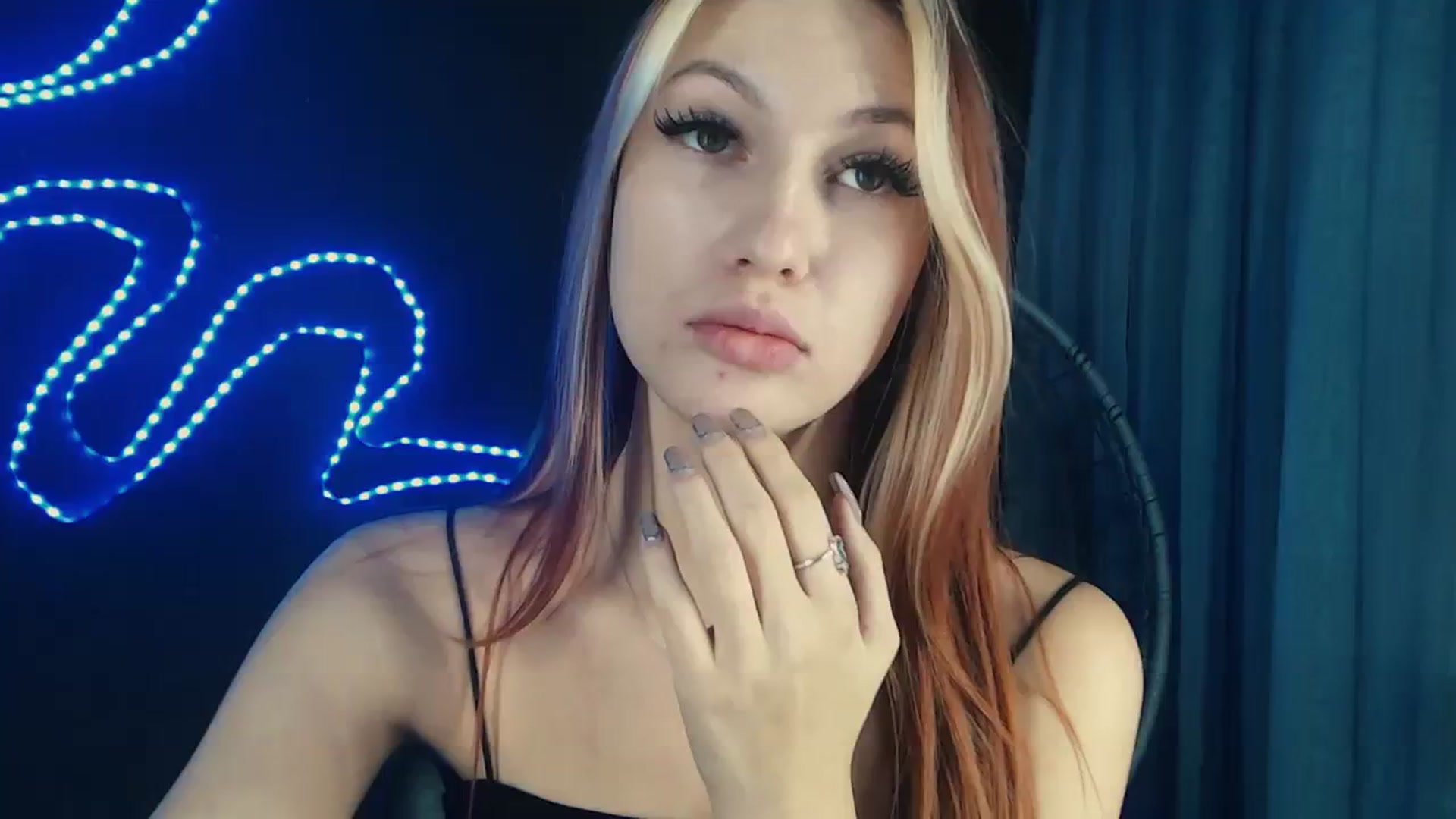 Gallery image thumbnail from LovelyGin's myfreecams stream on, 11/21/2023, 15:32 image 1 of 20