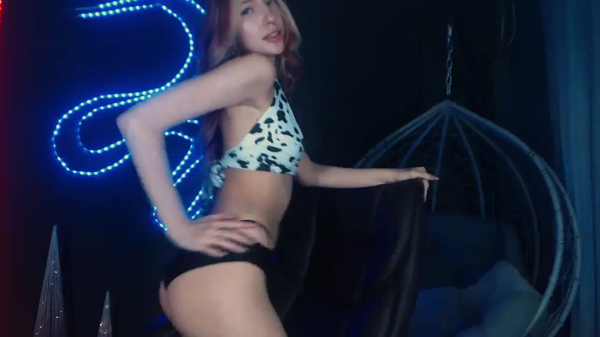 Gallery image thumbnail from LovelyGin's myfreecams stream on, 11/29/2023, 14:56 image 6 of 20