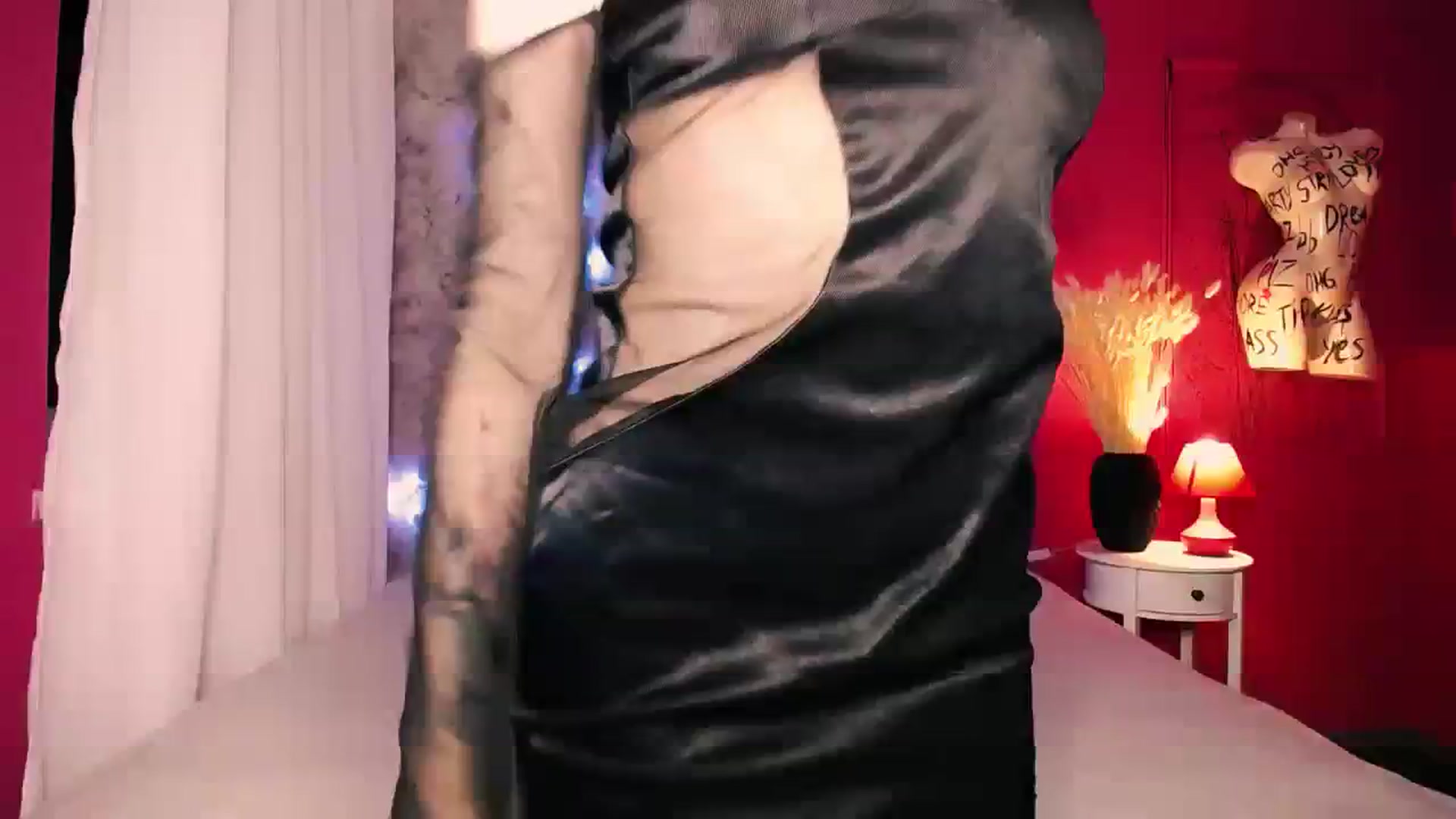 Gallery image thumbnail from LovelyGin's myfreecams stream on, 11/30/2023, 15:27 image 4 of 20