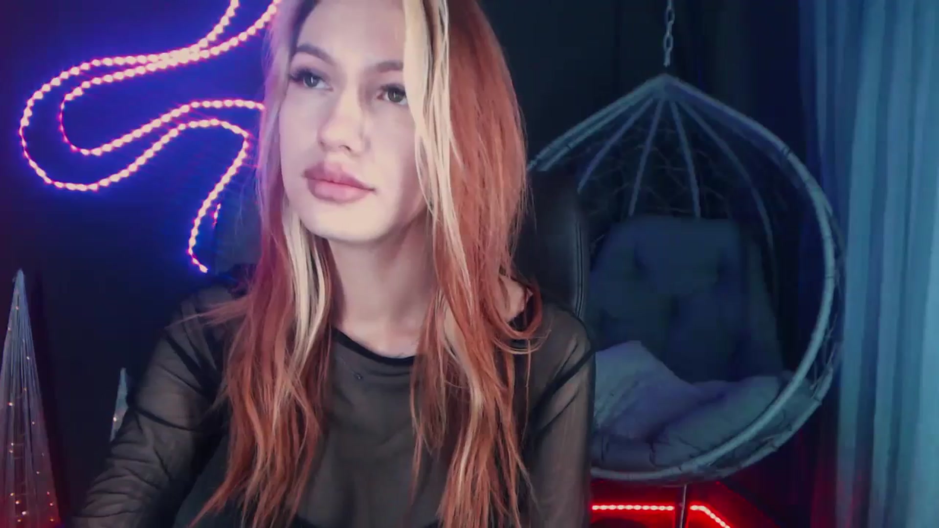 Gallery image thumbnail from LovelyGin's myfreecams stream on, 12/01/2023, 17:50 image 4 of 20