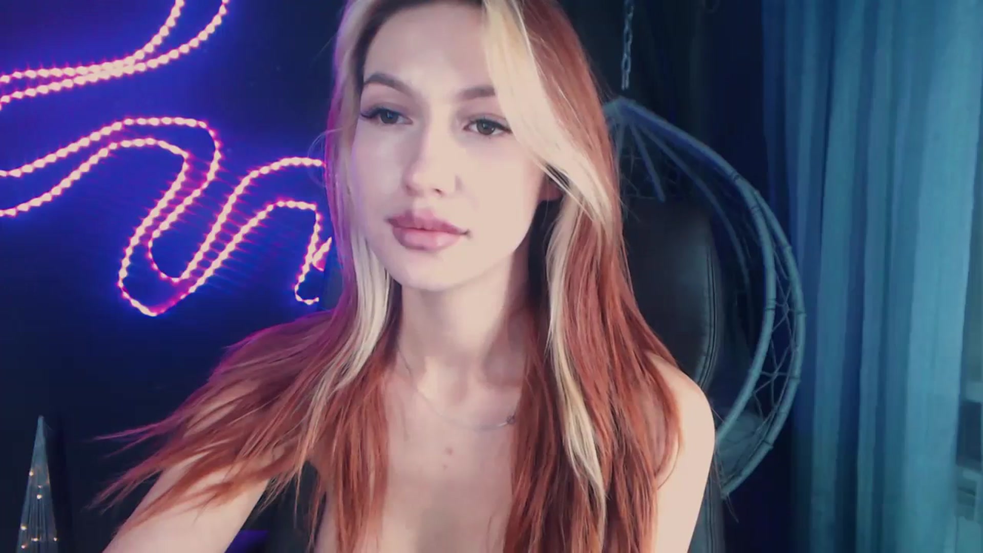 Gallery image thumbnail from LovelyGin's myfreecams stream on, 12/01/2023, 18:02 image 4 of 20