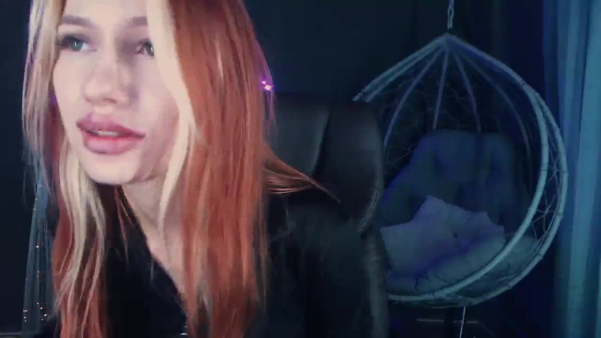 Gallery image thumbnail from LovelyGin's myfreecams stream on, 12/01/2023, 20:34 image 6 of 20