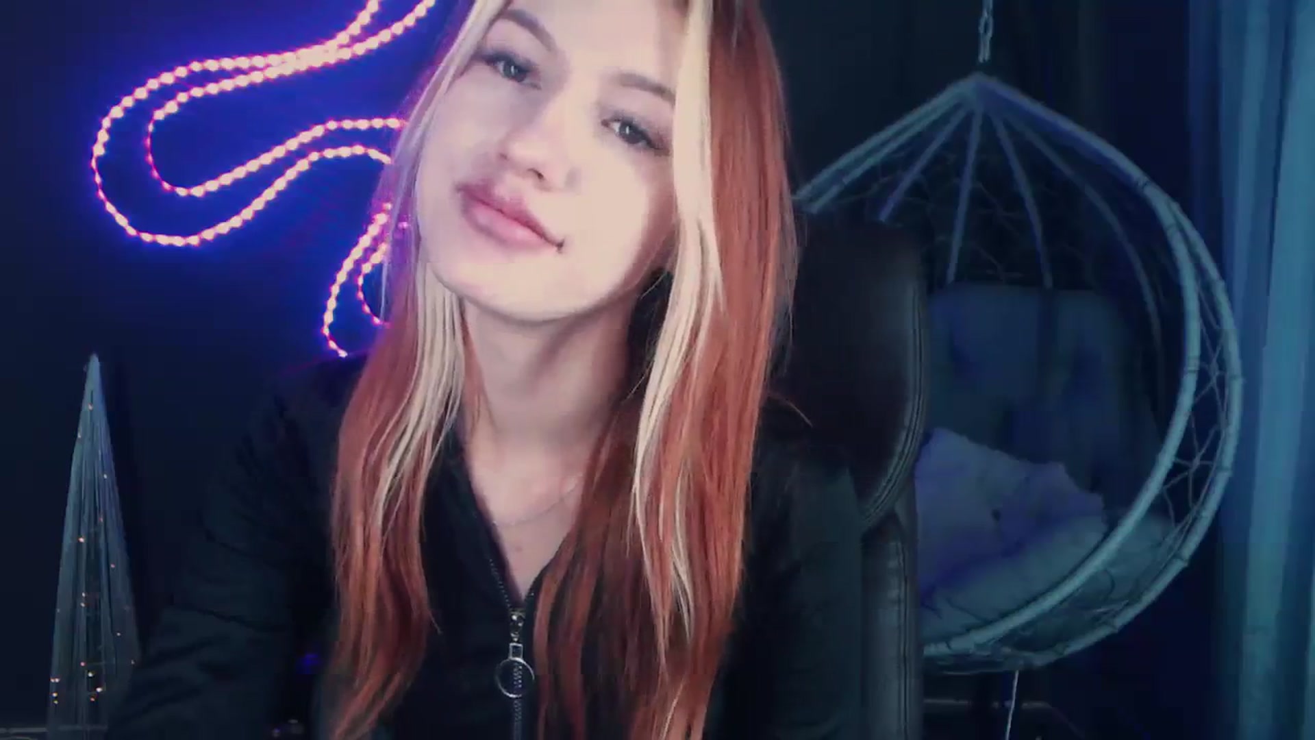 Gallery image thumbnail from LovelyGin's myfreecams stream on, 12/01/2023, 20:34 image 5 of 20