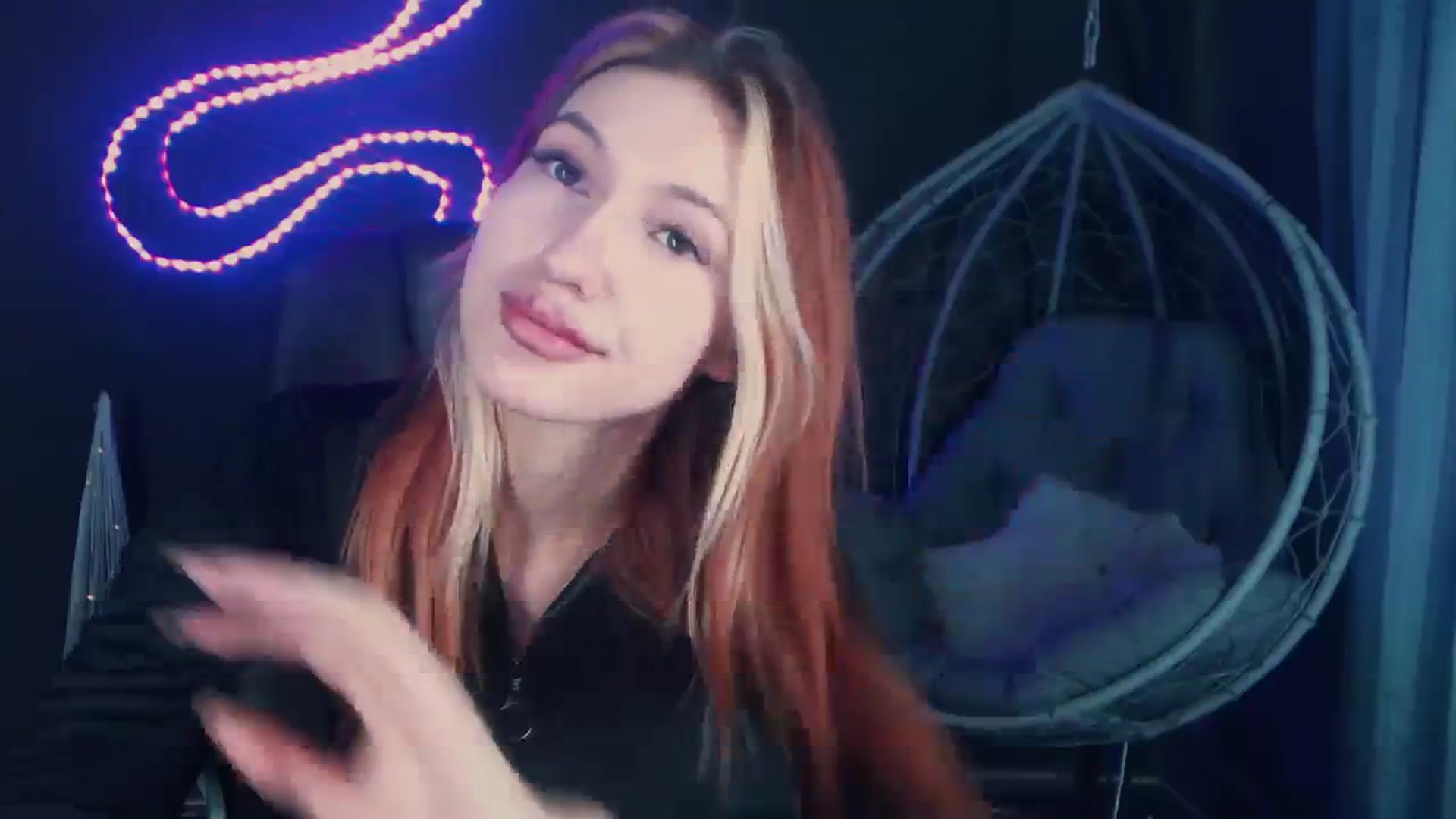 Gallery image thumbnail from LovelyGin's myfreecams stream on, 12/01/2023, 20:34 image 8 of 20