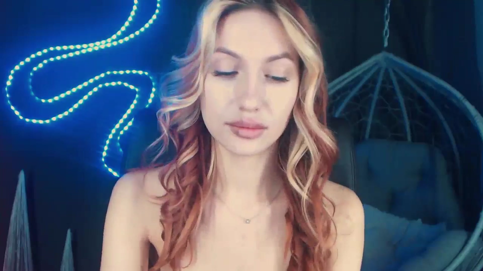 Gallery image thumbnail from LovelyGin's myfreecams stream on, 12/04/2023, 14:38 image 3 of 20