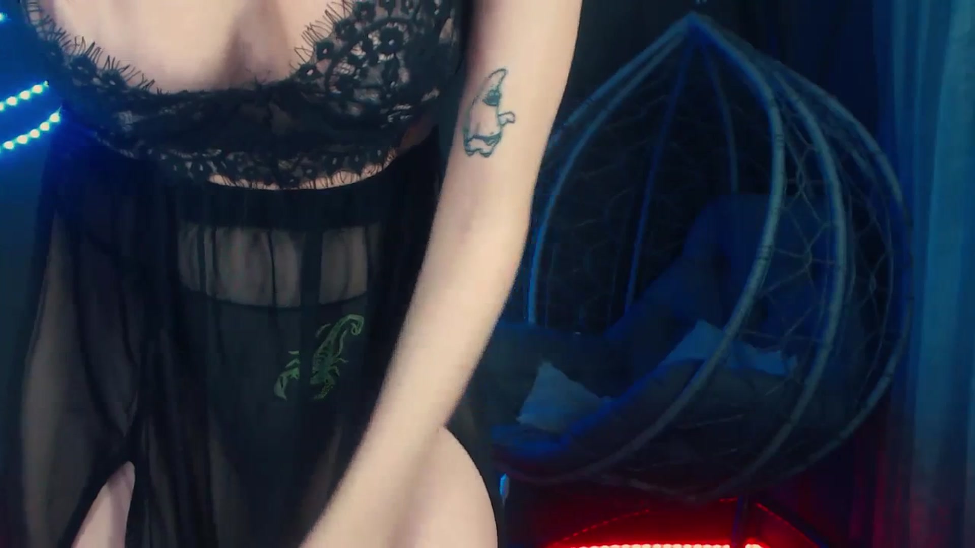 Gallery image thumbnail from LovelyGin's myfreecams stream on, 12/04/2023, 15:05 image 11 of 20