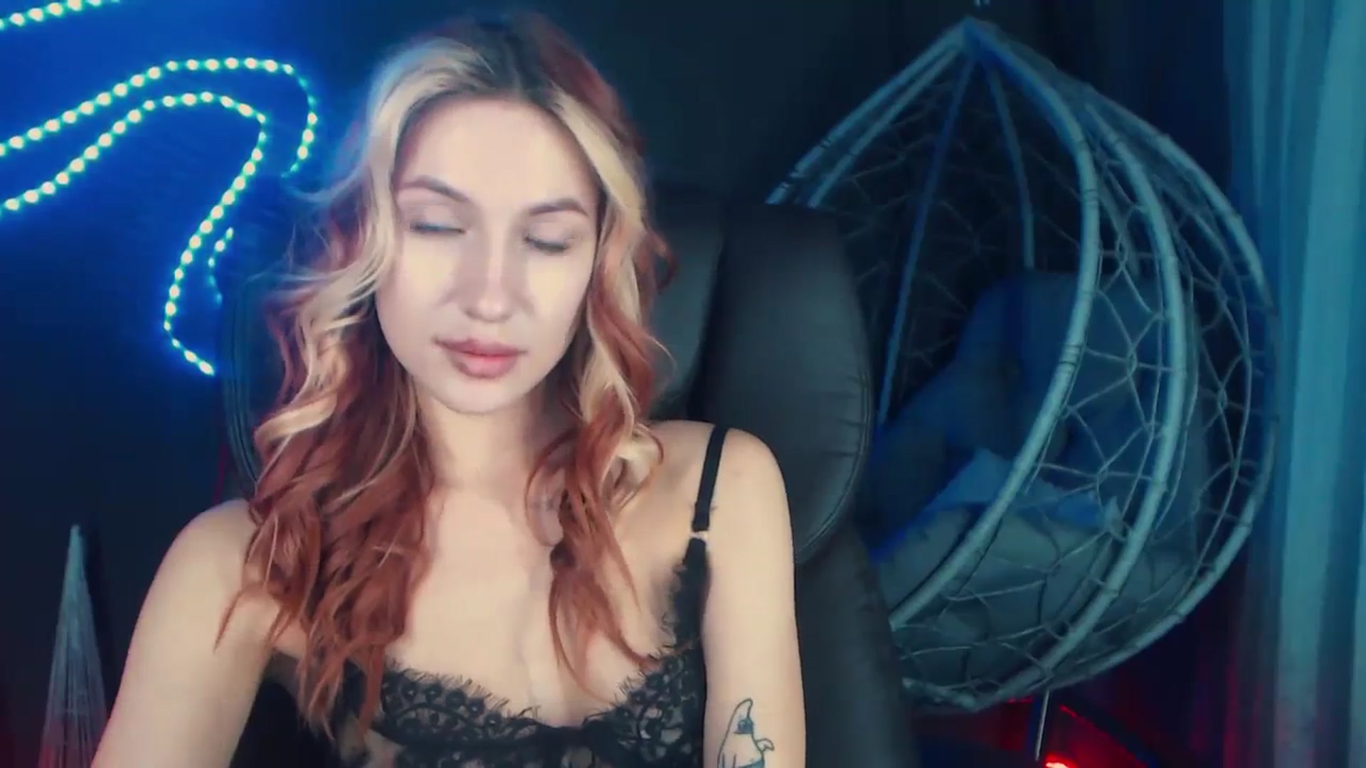 Gallery image thumbnail from LovelyGin's myfreecams stream on, 12/04/2023, 15:32 image 4 of 20