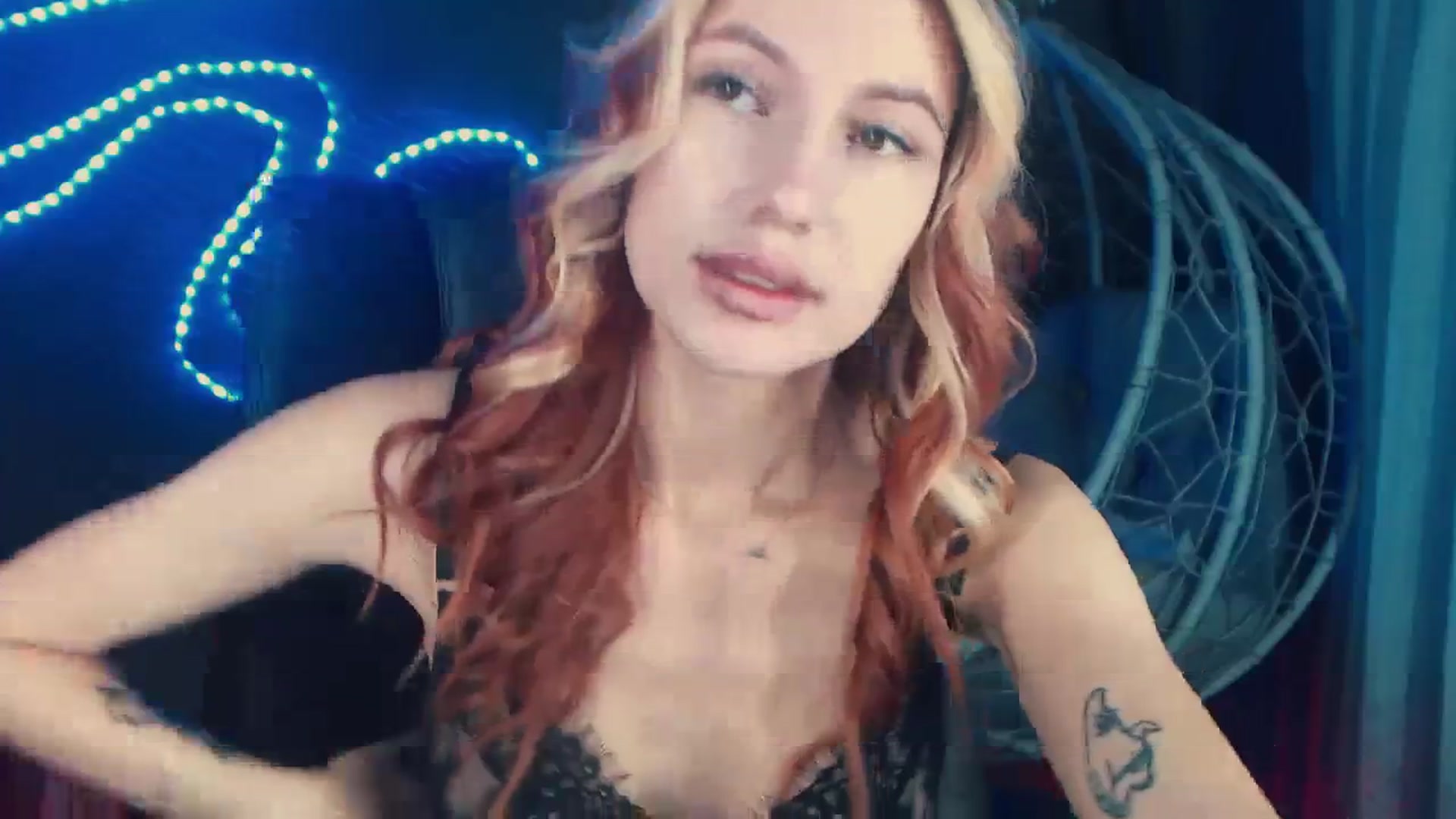 Gallery image thumbnail from LovelyGin's myfreecams stream on, 12/04/2023, 15:32 image 8 of 20