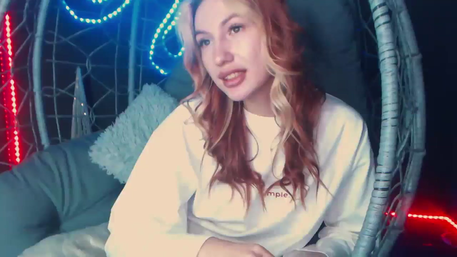 Gallery image thumbnail from LovelyGin's myfreecams stream on, 12/04/2023, 17:25 image 1 of 20