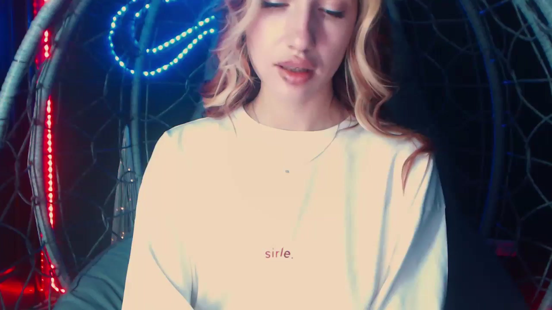 Gallery image thumbnail from LovelyGin's myfreecams stream on, 12/04/2023, 17:25 image 5 of 20