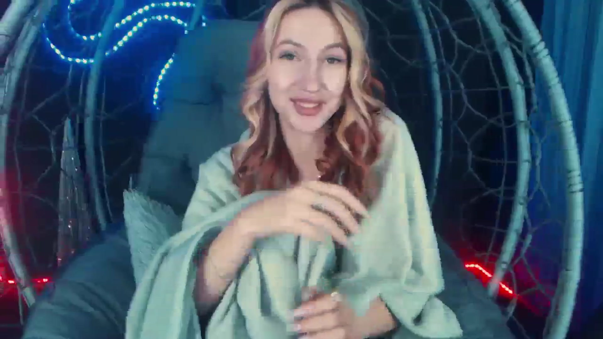 Gallery image thumbnail from LovelyGin's myfreecams stream on, 12/04/2023, 19:52 image 19 of 20