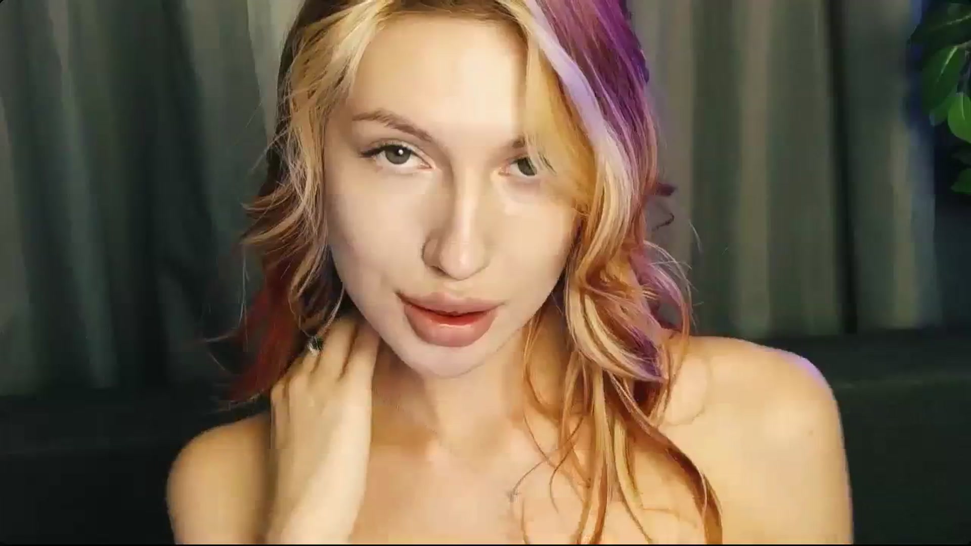 Gallery image thumbnail from LovelyGin's myfreecams stream on, 12/05/2023, 16:43 image 16 of 20