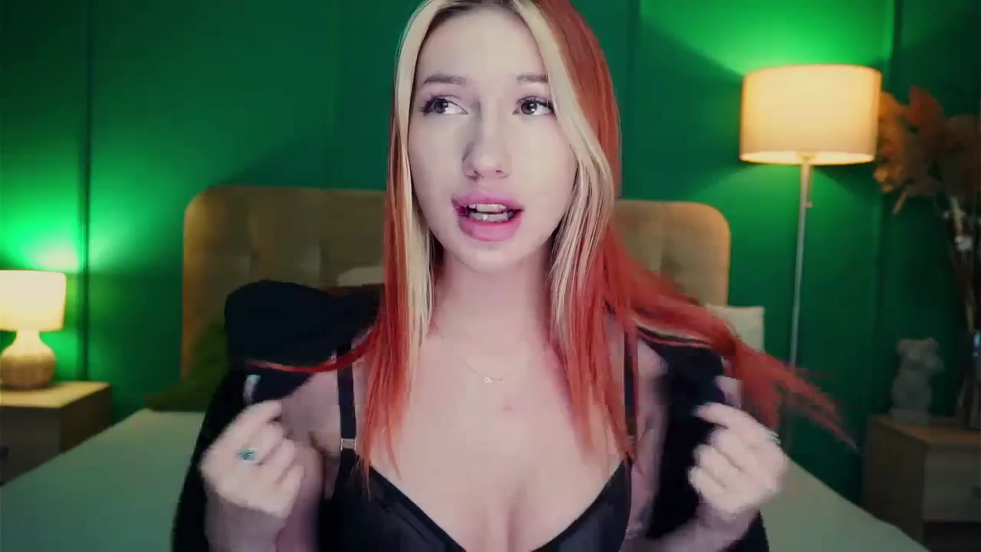 Gallery image thumbnail from LovelyGin's myfreecams stream on, 12/06/2023, 19:49 image 3 of 20