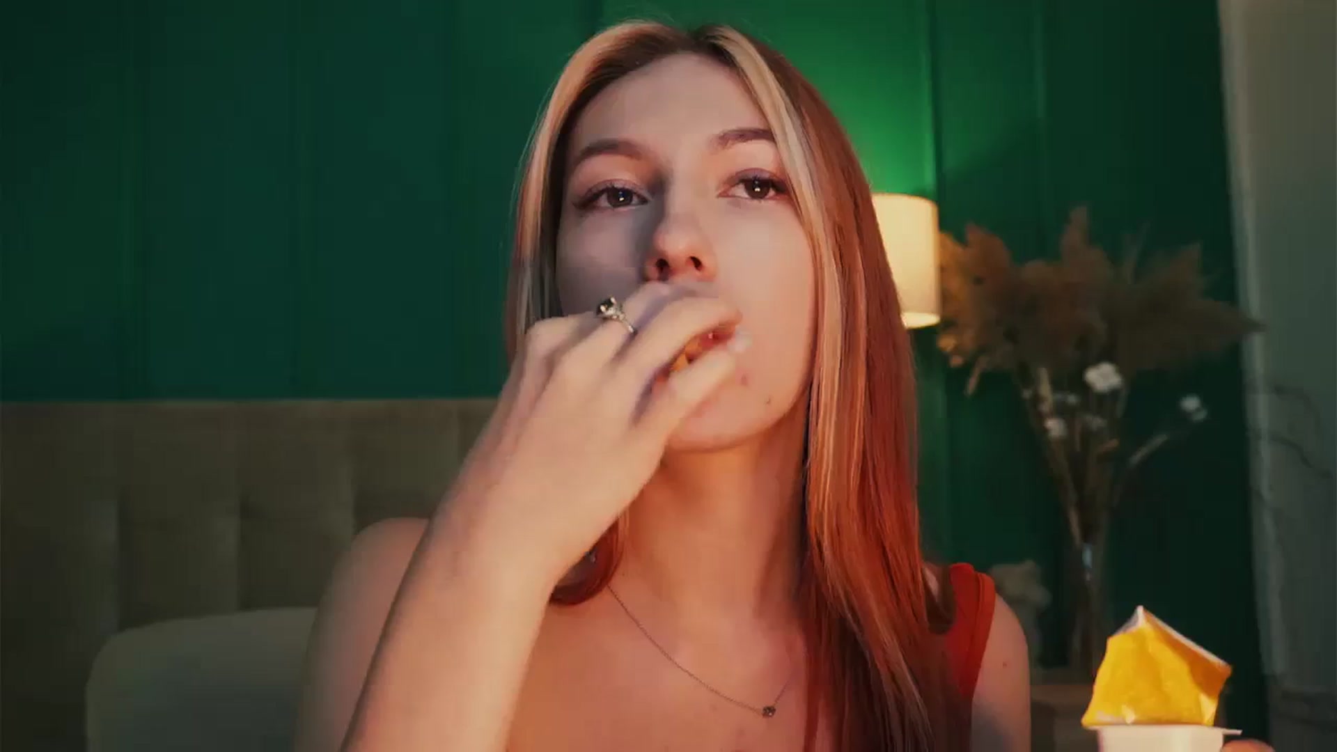 Gallery image thumbnail from LovelyGin's myfreecams stream on, 12/07/2023, 20:02 image 11 of 20