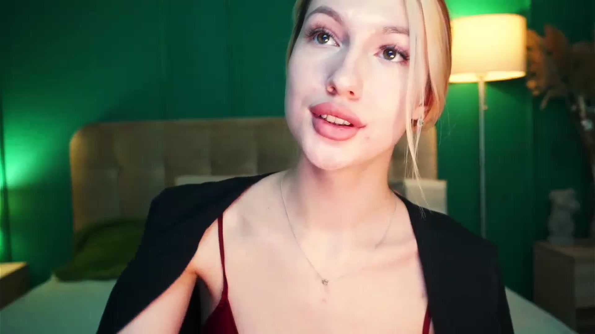 Gallery image thumbnail from LovelyGin's myfreecams stream on, 12/11/2023, 15:56 image 7 of 20
