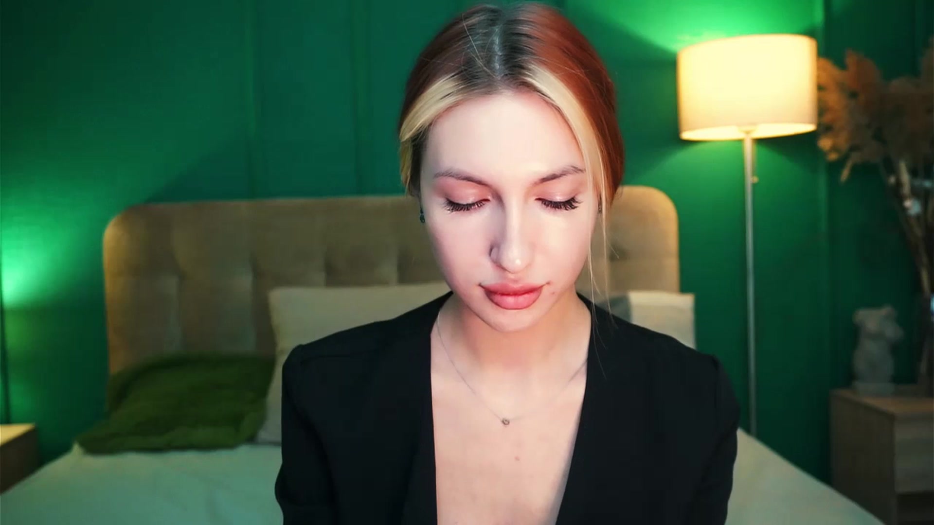Gallery image thumbnail from LovelyGin's myfreecams stream on, 12/11/2023, 17:03 image 11 of 20