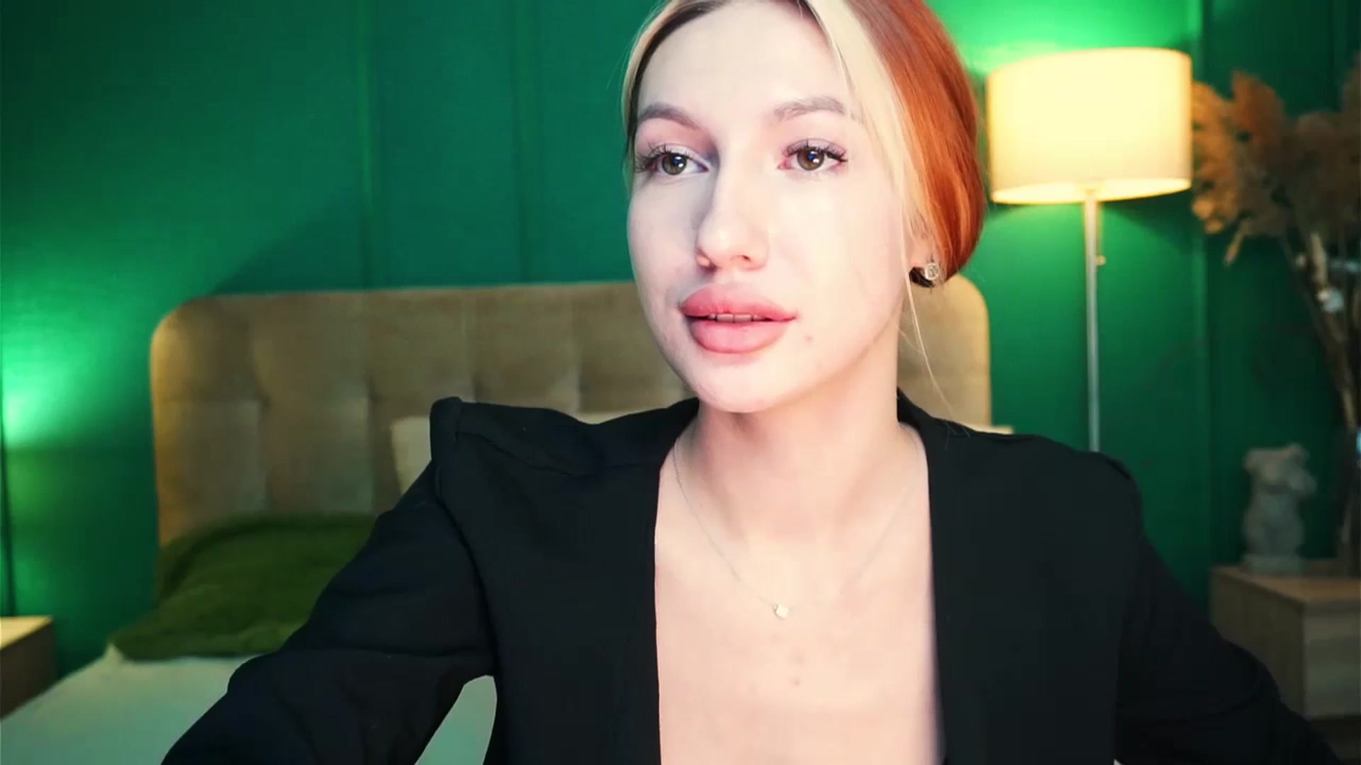 Gallery image thumbnail from LovelyGin's myfreecams stream on, 12/11/2023, 17:03 image 13 of 20