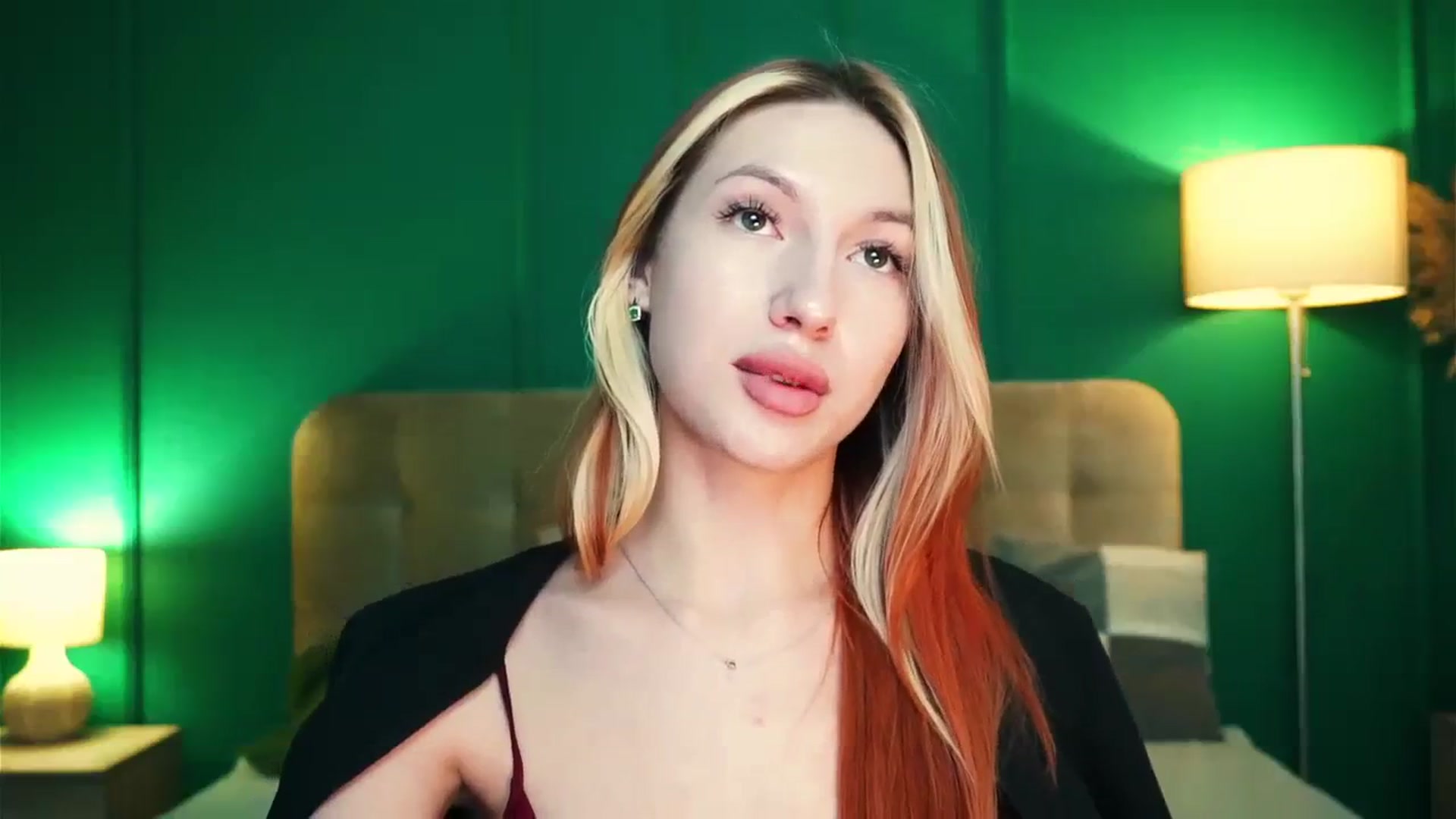 Gallery image thumbnail from LovelyGin's myfreecams stream on, 12/11/2023, 17:03 image 17 of 20