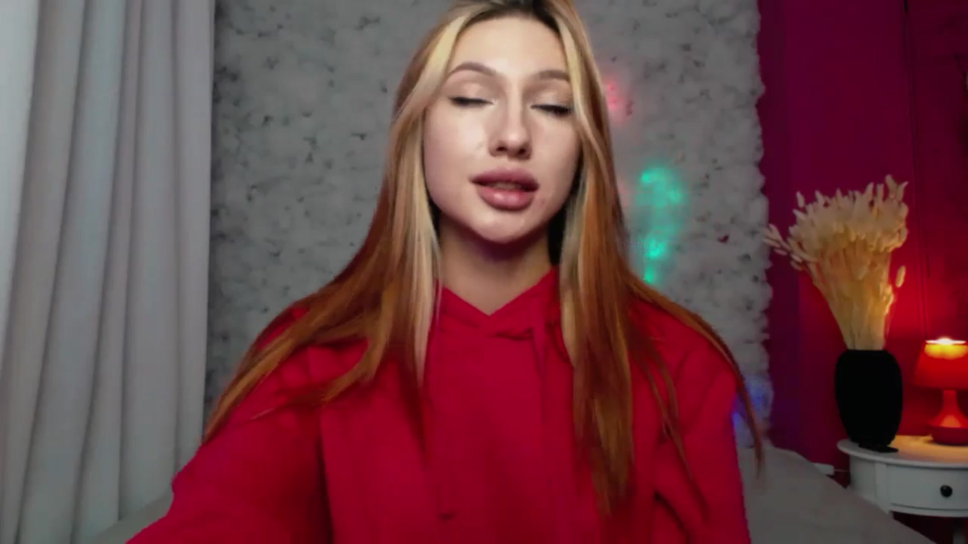 Gallery image thumbnail from LovelyGin's myfreecams stream on, 12/12/2023, 15:20 image 9 of 20