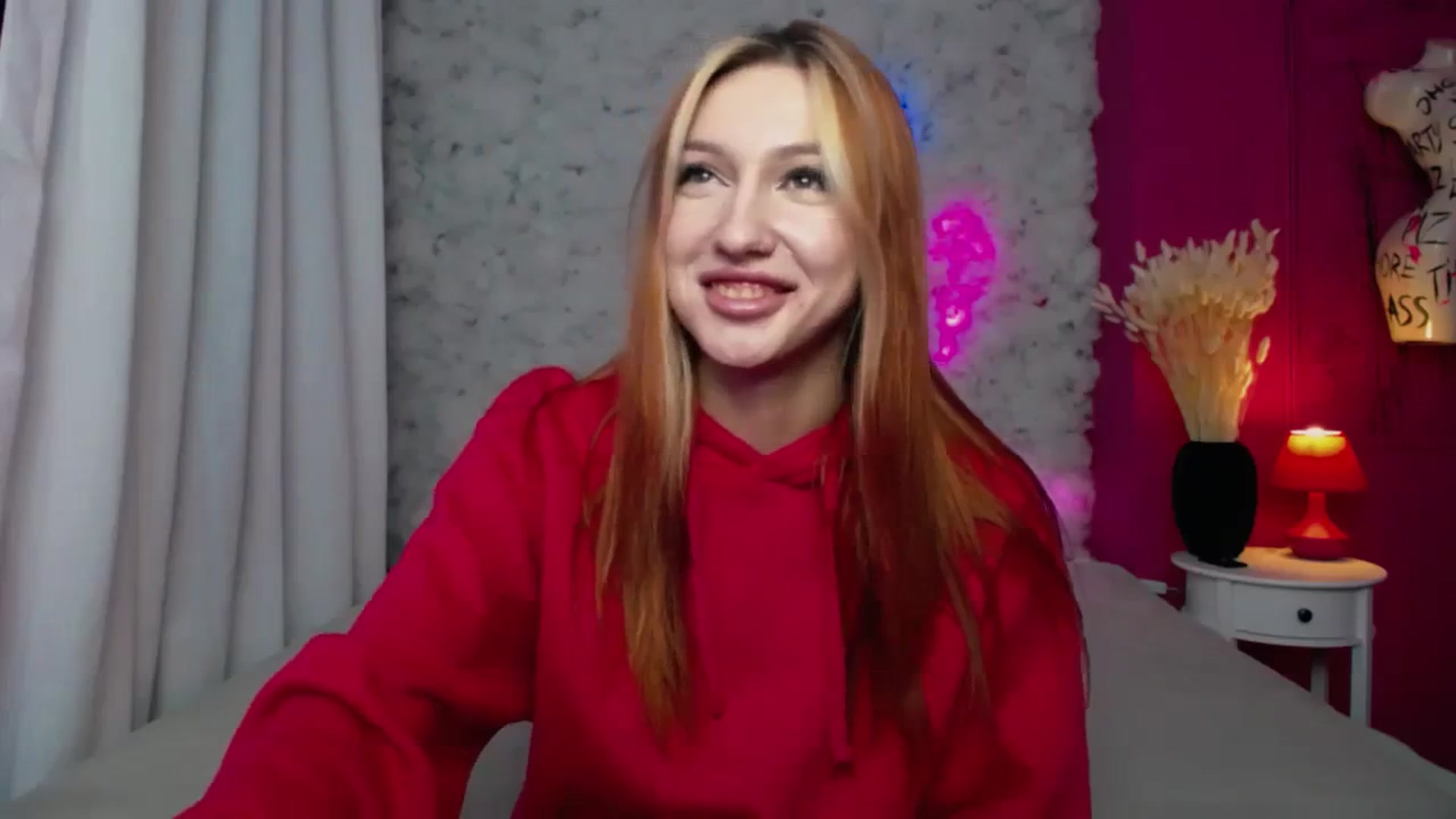 Gallery image thumbnail from LovelyGin's myfreecams stream on, 12/12/2023, 15:20 image 5 of 20