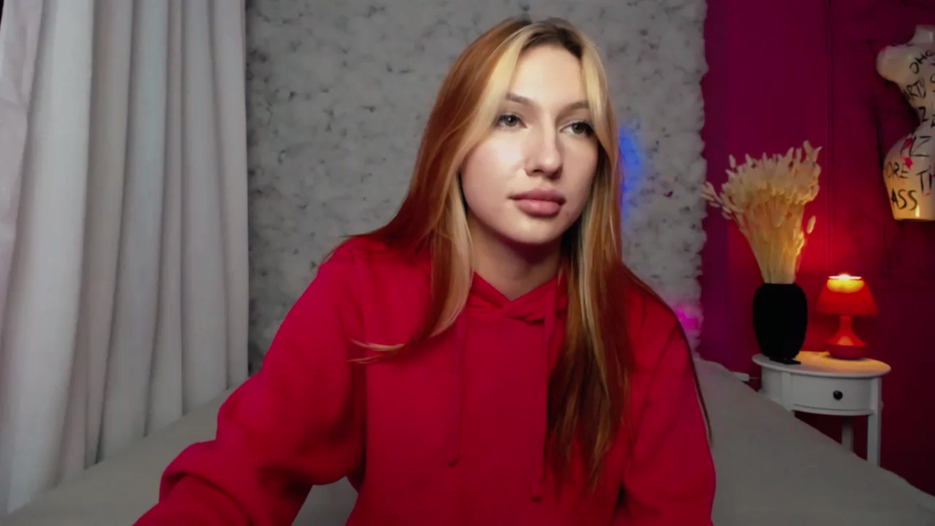 Gallery image thumbnail from LovelyGin's myfreecams stream on, 12/12/2023, 15:20 image 7 of 20