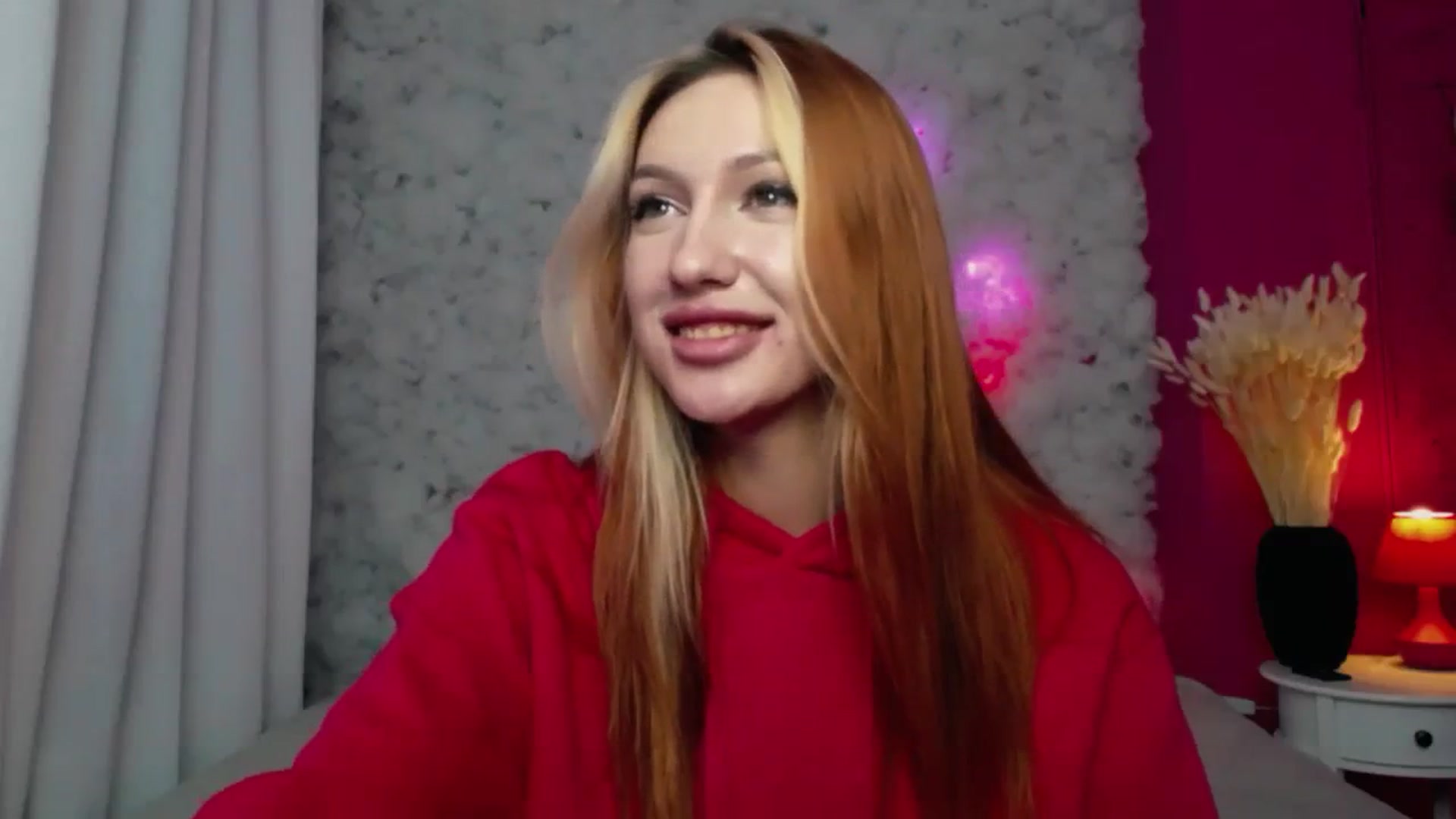 Gallery image thumbnail from LovelyGin's myfreecams stream on, 12/12/2023, 15:20 image 16 of 20