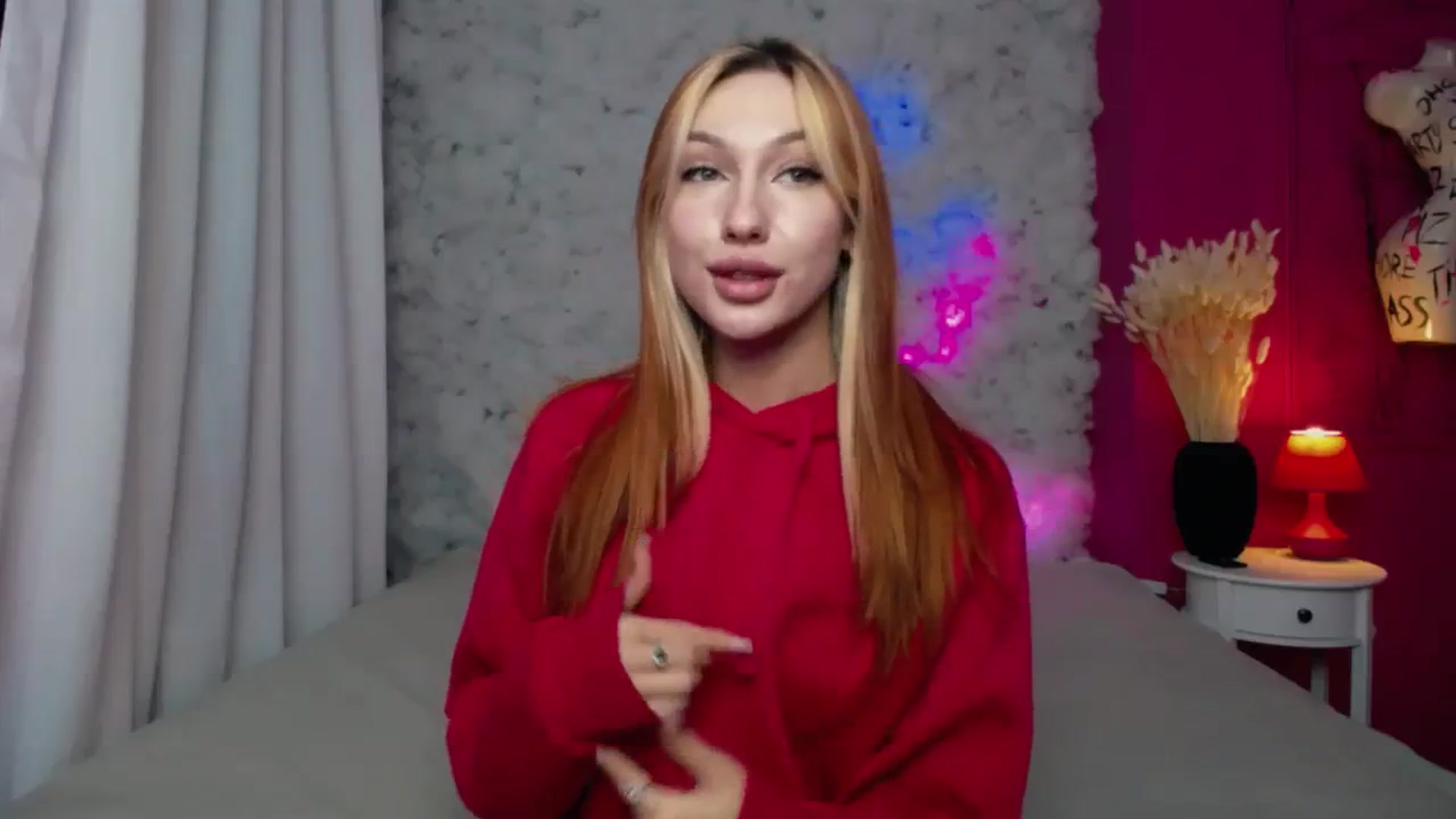 Gallery image thumbnail from LovelyGin's myfreecams stream on, 12/12/2023, 15:20 image 6 of 20