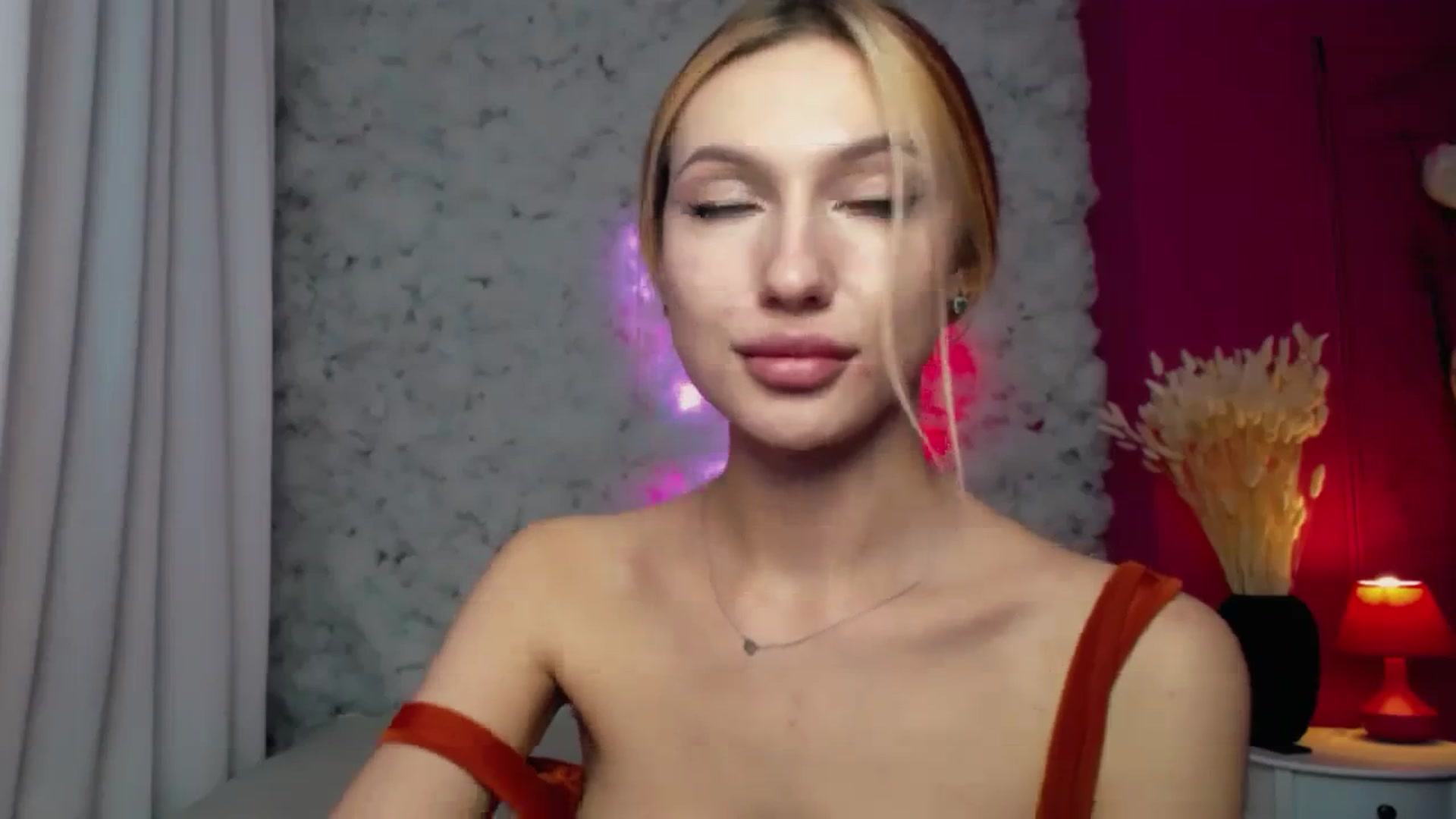 Gallery image thumbnail from LovelyGin's myfreecams stream on, 12/12/2023, 19:55 image 4 of 20