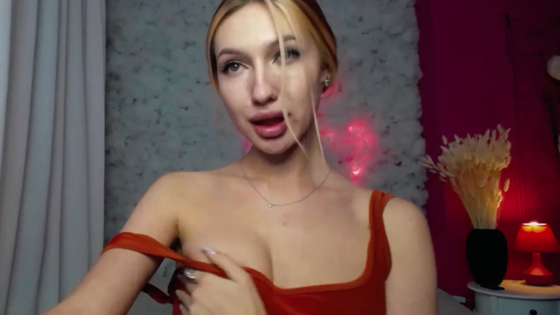 Gallery image thumbnail from LovelyGin's myfreecams stream on, 12/12/2023, 19:55 image 2 of 20