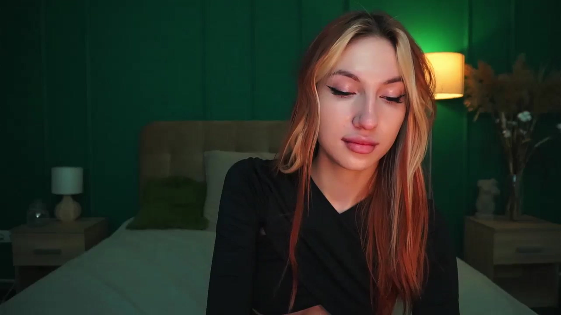 Gallery image thumbnail from LovelyGin's myfreecams stream on, 12/14/2023, 14:38 image 12 of 20