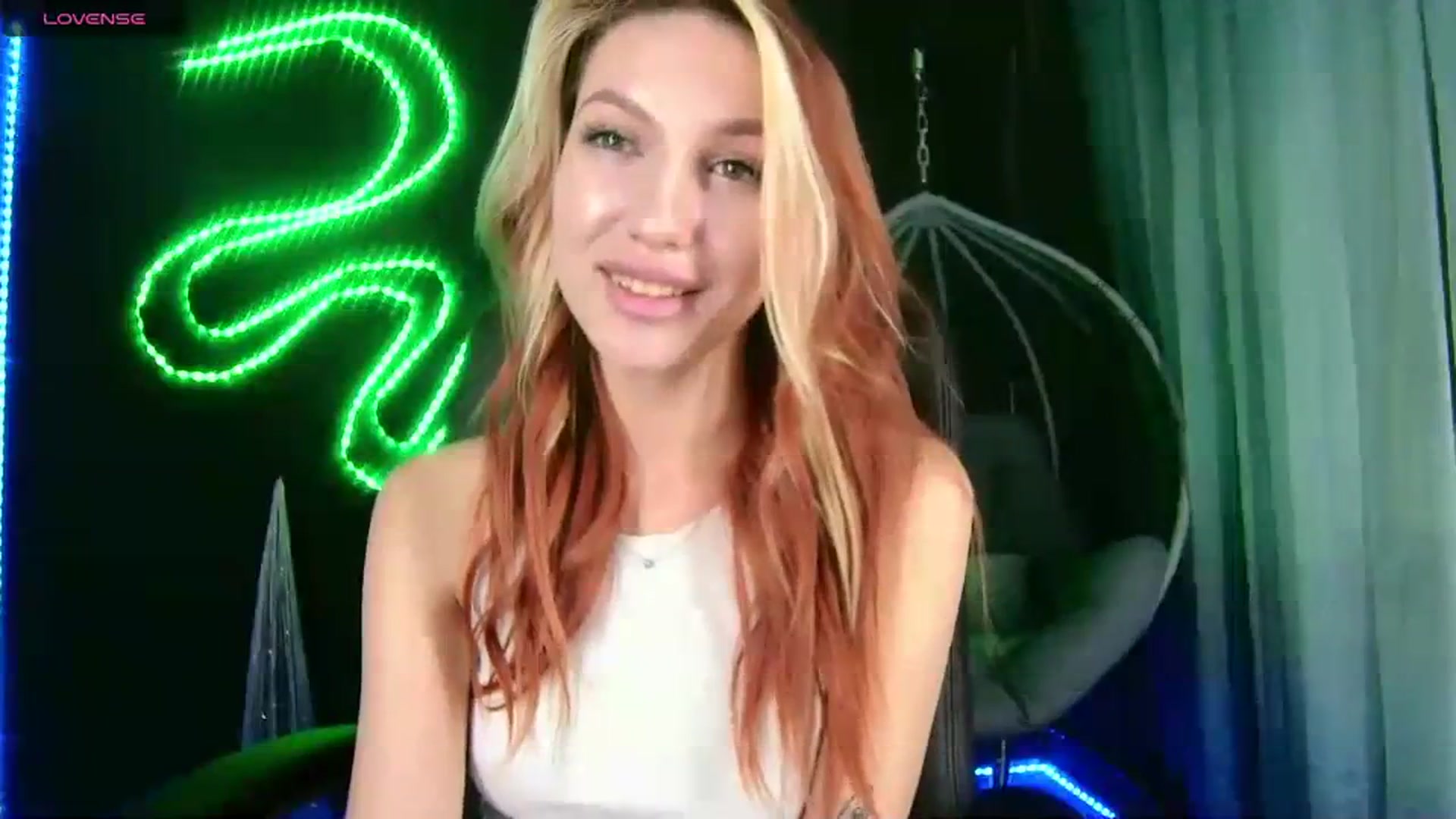 Gallery image thumbnail from LovelyGin's myfreecams stream on, 12/18/2023, 18:46 image 3 of 20