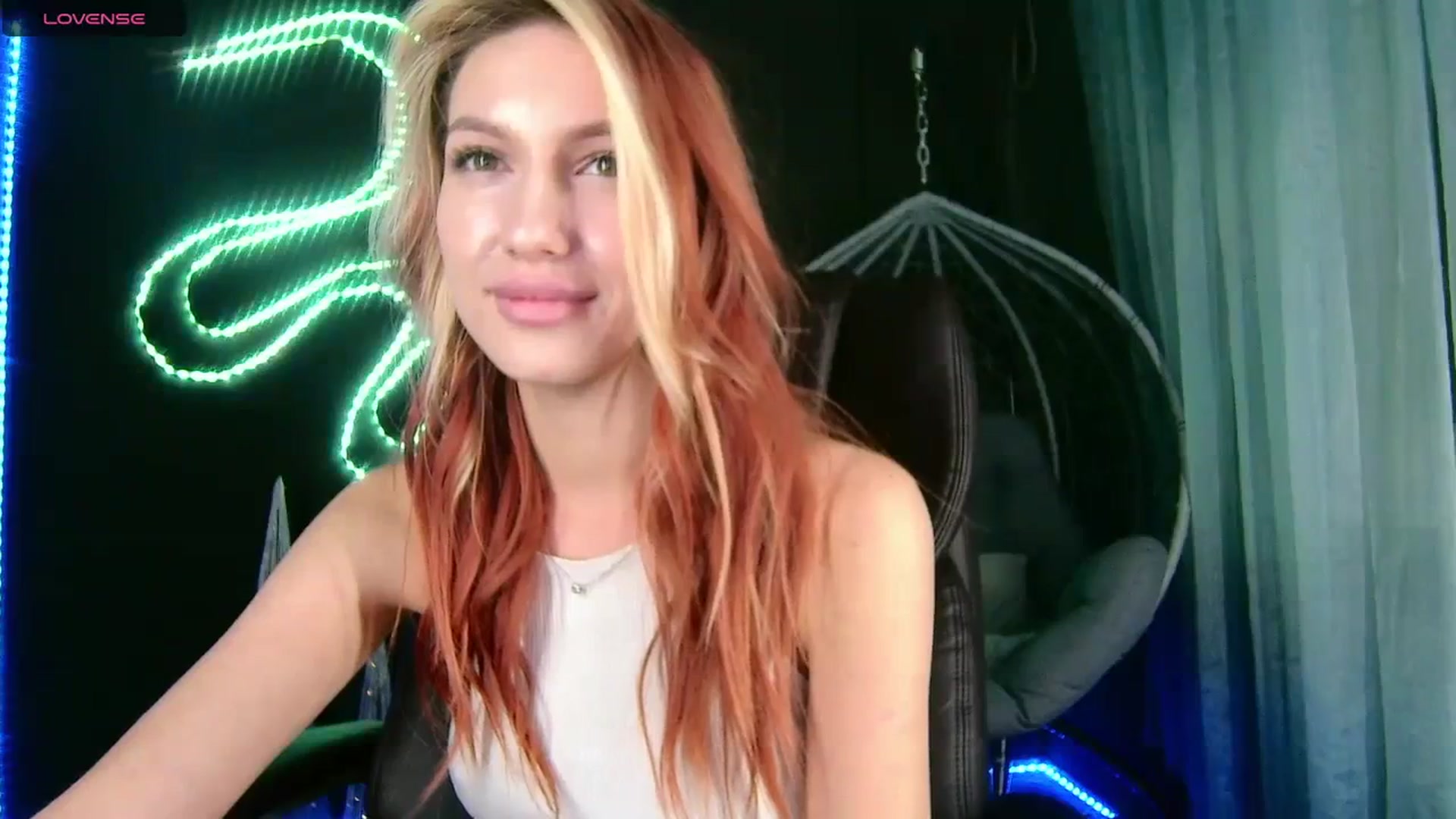 Gallery image thumbnail from LovelyGin's myfreecams stream on, 12/18/2023, 18:46 image 11 of 20