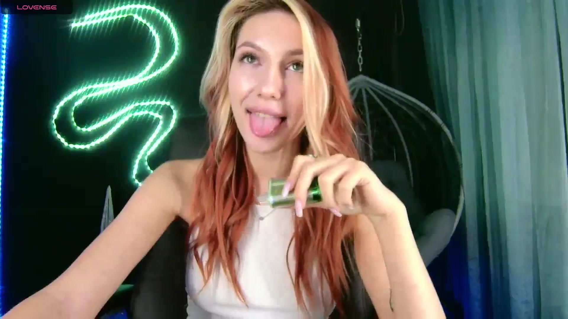 Gallery image thumbnail from LovelyGin's myfreecams stream on, 12/18/2023, 18:46 image 8 of 20