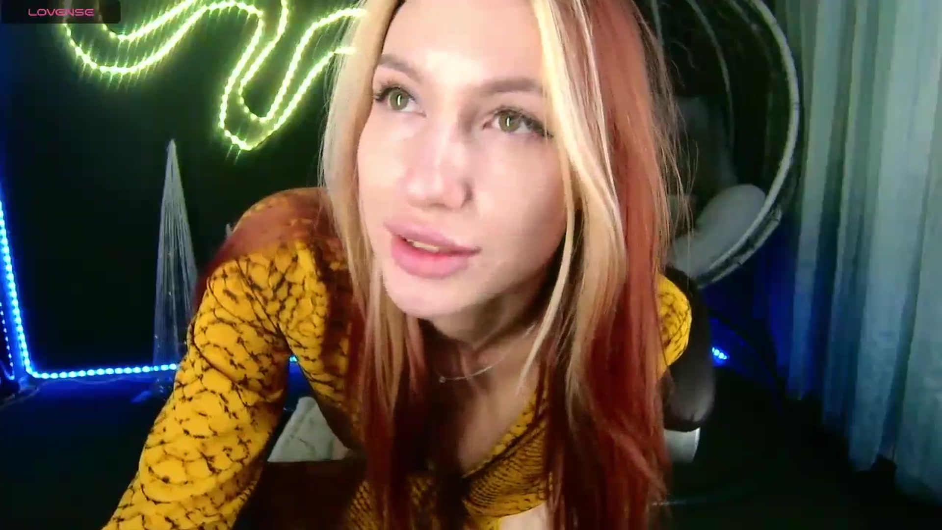 Gallery image thumbnail from LovelyGin's myfreecams stream on, 12/19/2023, 16:01 image 3 of 20
