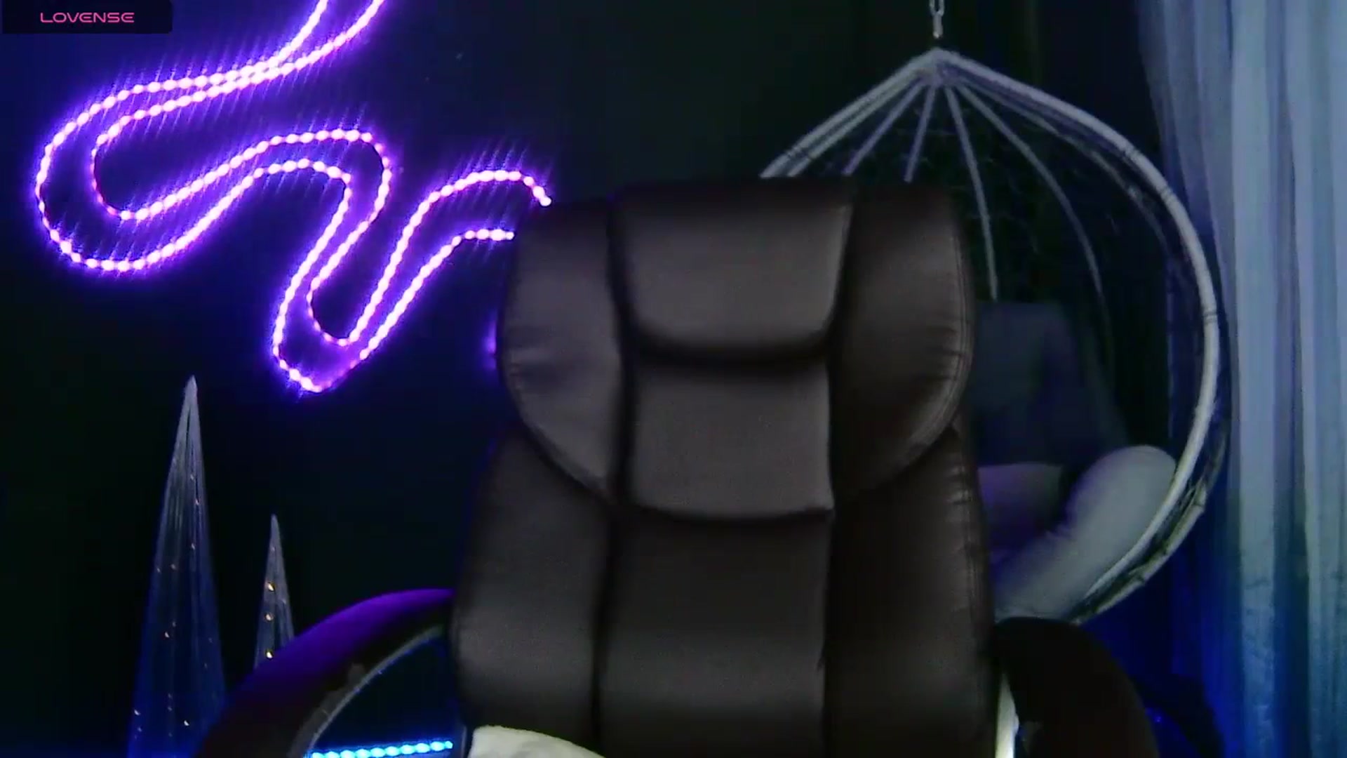 Gallery image thumbnail from LovelyGin's myfreecams stream on, 12/19/2023, 16:01 image 20 of 20